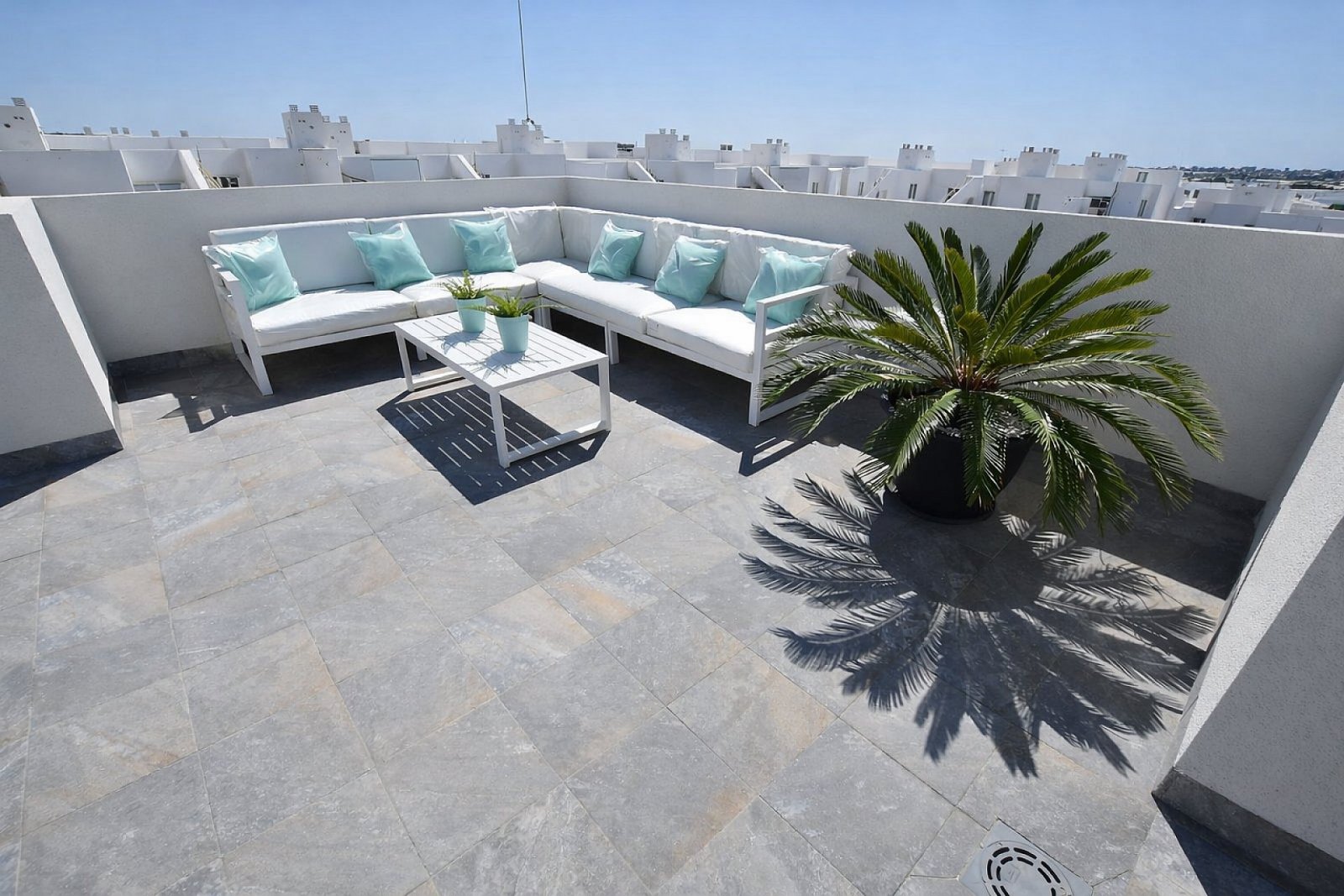 <p>Apartments - solarium provided with 2 Bedrooms and 2 Bathrooms, communal swimming pool and parking spot. </p><p>An exclusive new development in ...