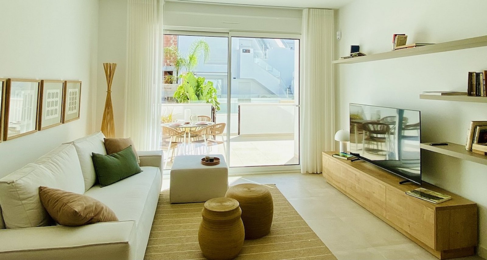 <p>Apartment with garden provided with 3 Bedrooms and 2 Bathrooms, communal swimming pool and parking space on own plot. </p><p>Small-scale complex...