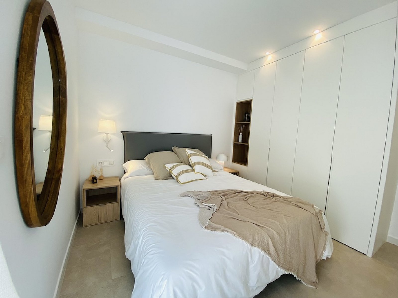 <p>Apartment with garden provided with 3 Bedrooms and 2 Bathrooms, communal swimming pool and parking space on own plot. </p><p>Small-scale complex...