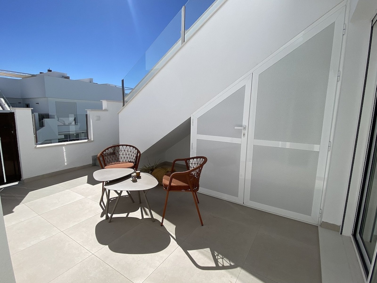 <p>Apartments - solarium provided with 3 Bedrooms and 2 Bathrooms, communal swimming pool and parking spot. </p><p>Small-scale complex of 16 apartm...