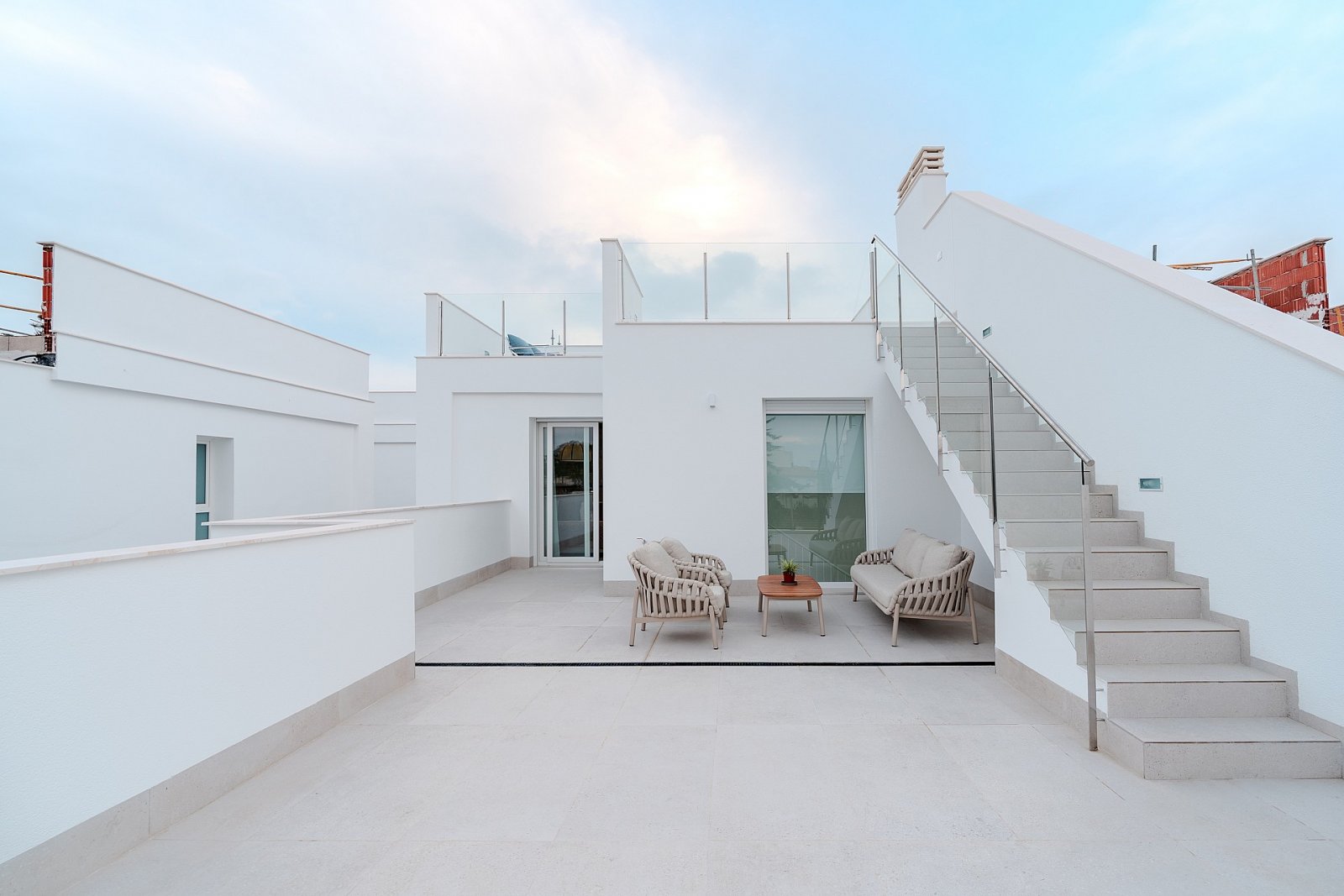 <p>Villa provided with 3 Bedrooms and 3 Bathrooms, private swimming pool and private garage. </p>