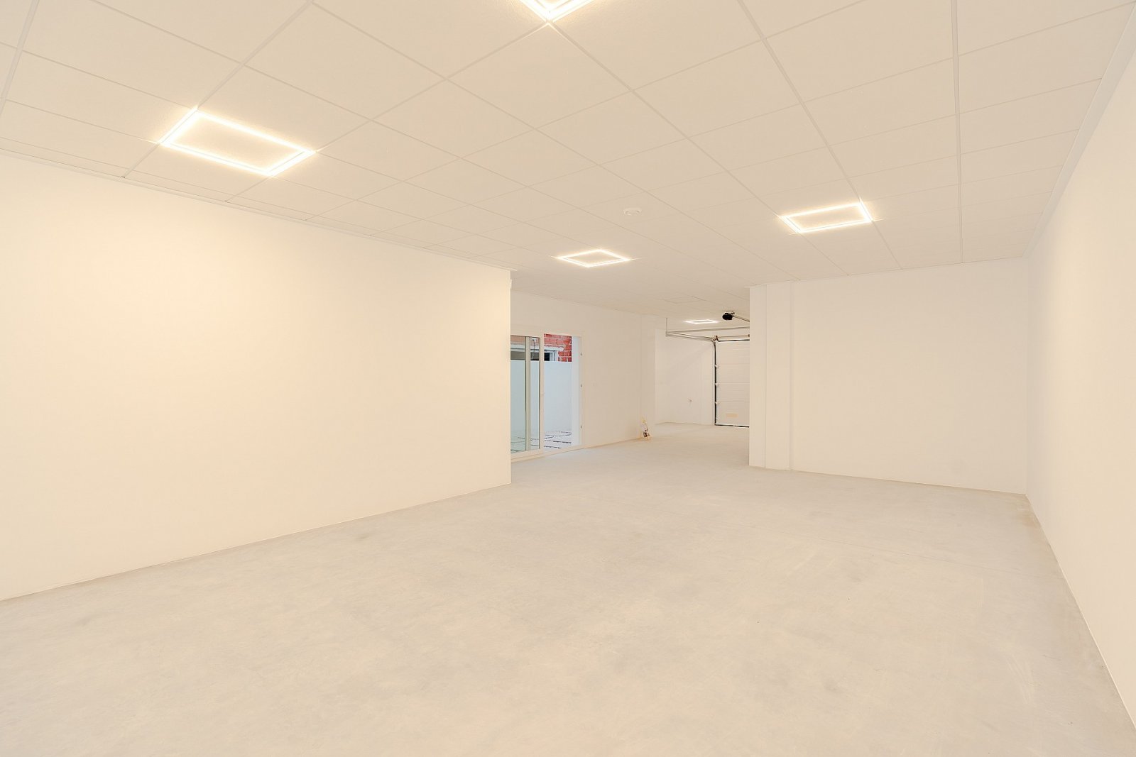 <p>Villa provided with 3 Bedrooms and 3 Bathrooms, private swimming pool and private garage. </p>