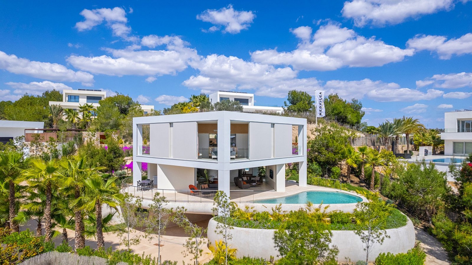 Las Colinas Golf: <p>Villa with basement provided with 3 Bedrooms and 4 Bathrooms, private swimming pool and private garage. </p><p>Villa Pebbles is a completely ene... 