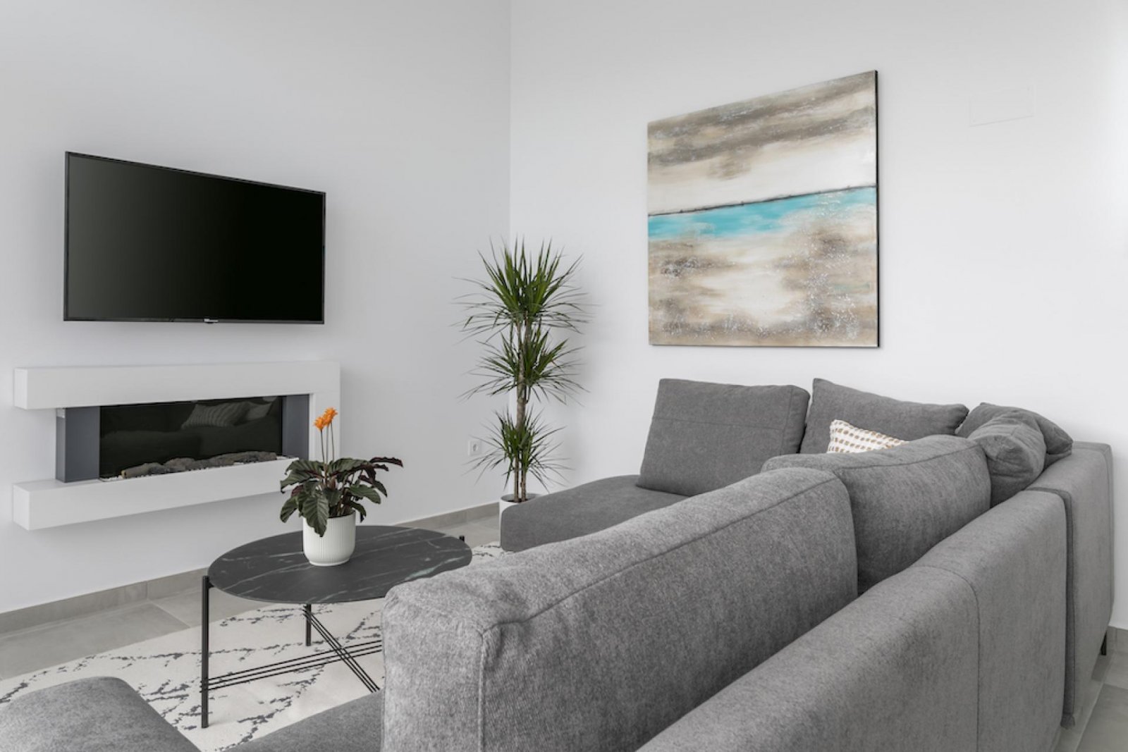 <p>Villa provided with 2 Bedrooms and 2 Bathrooms, private swimming pool and parking space on own plot. </p><p>Welcome to these beautiful new build...