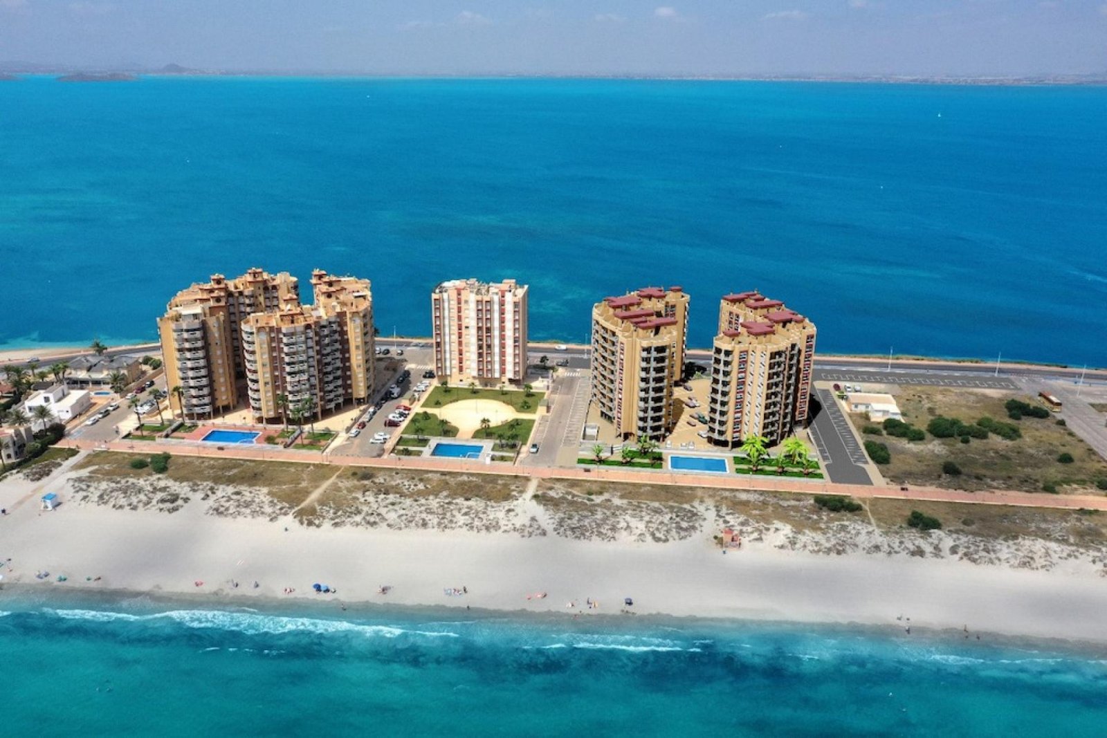 <p>Apartment with terrace provided with 1 Bedrooms and 1 Bathrooms, communal swimming pool and optional underground parking space. </p><p>Welcome t...