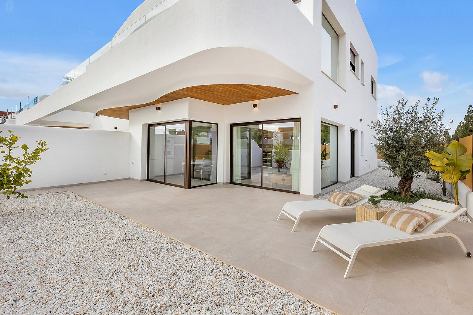 <p>Apartment with garden provided with 3 Bedrooms and 2 Bathrooms, communal swimming pool and parking space on own plot. </p><p>Discover these excl...