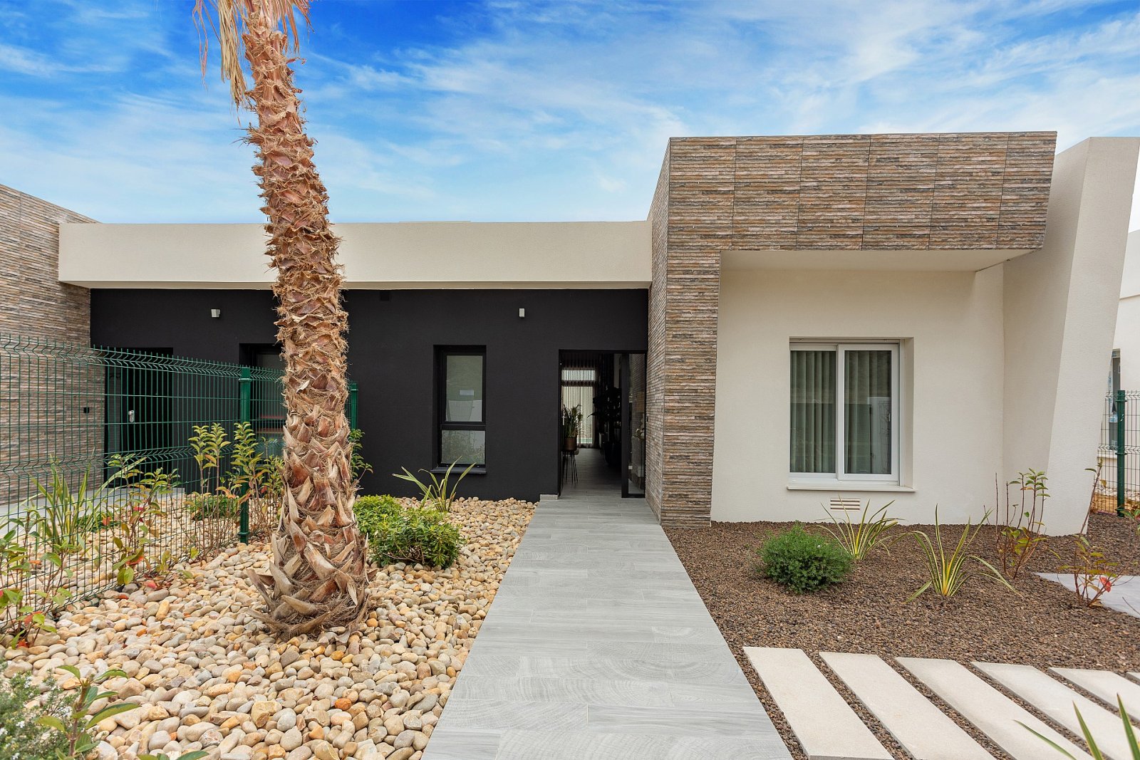 <p>Villa provided with 3 Bedrooms and 2 Bathrooms, private swimming pool and parking space on own plot. </p><p>Grecia II is a modern residential pr...