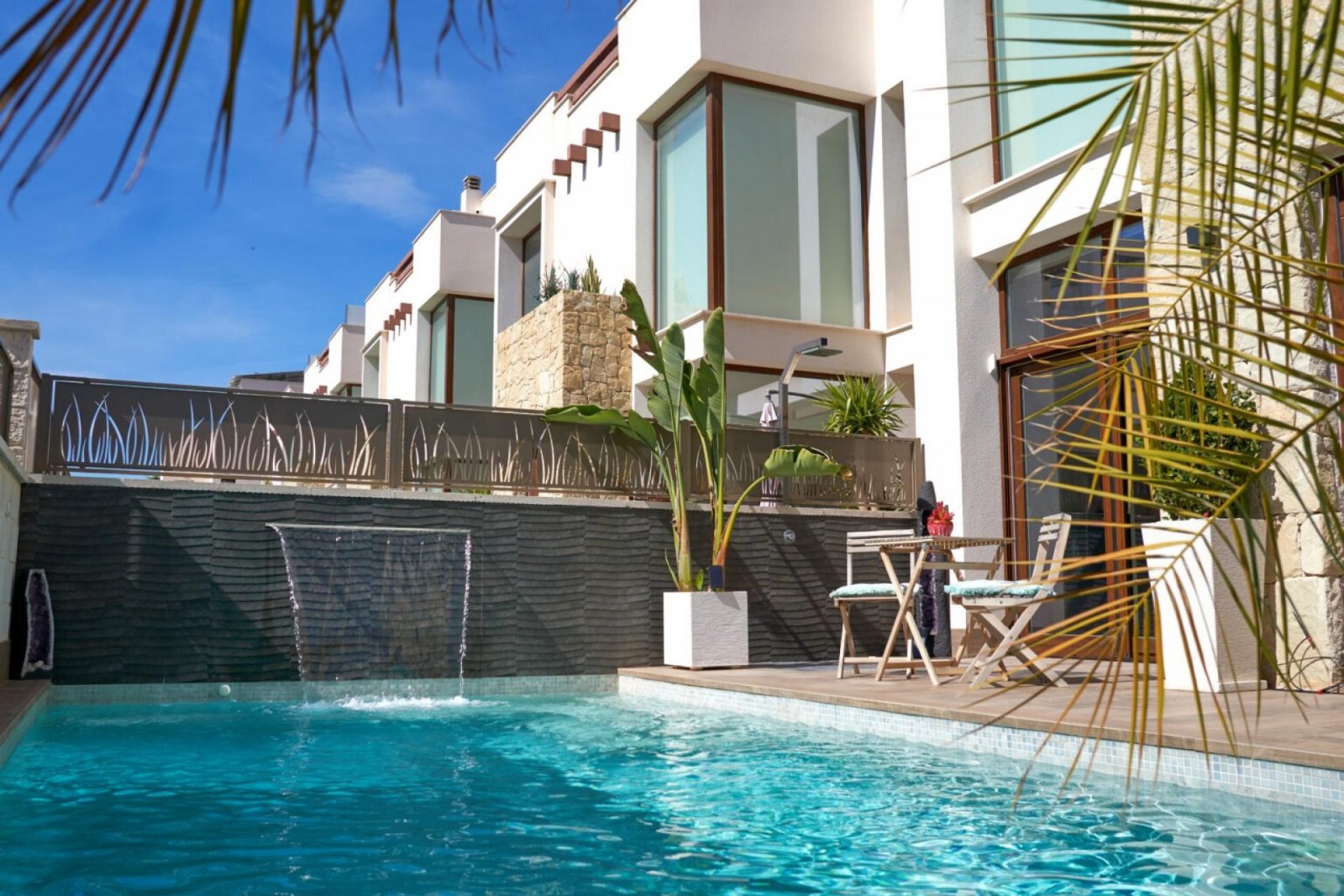 <p>Villa provided with 3 Bedrooms and 3 Bathrooms, private swimming pool and parking space on own plot. </p><p>This Beautiful property has distribu...