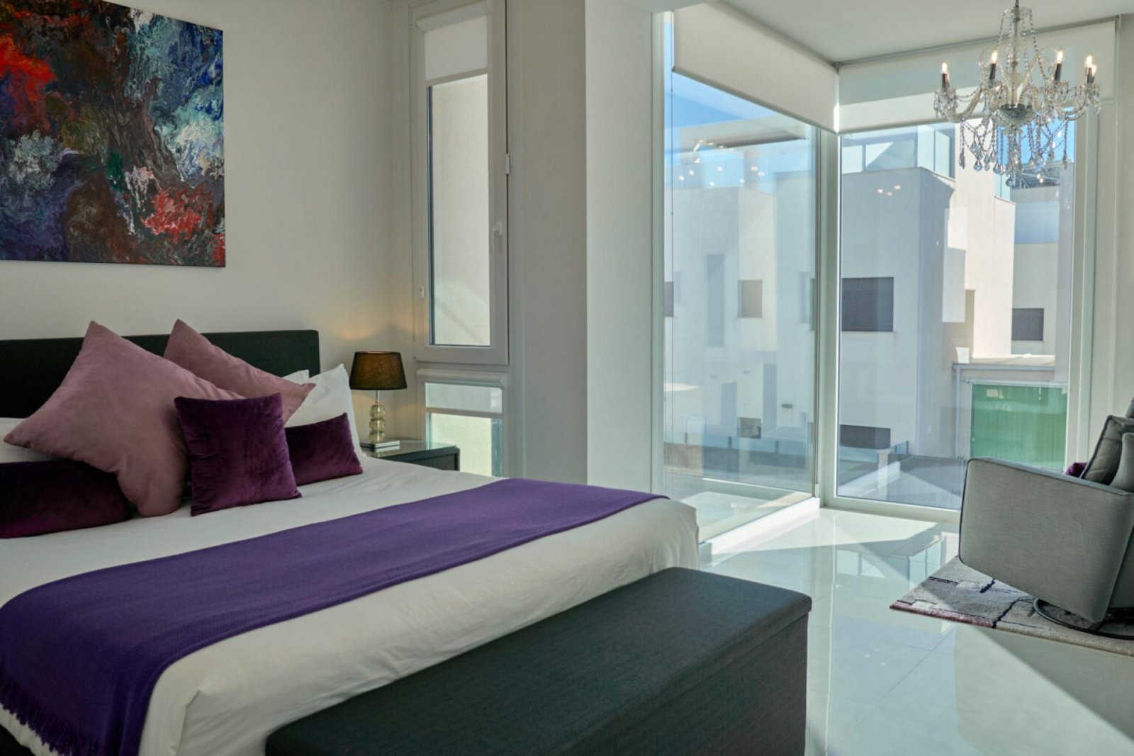 <p>Villa provided with 3 Bedrooms and 3 Bathrooms, private swimming pool and parking space on own plot. </p><p>This Beautiful property has distribu...