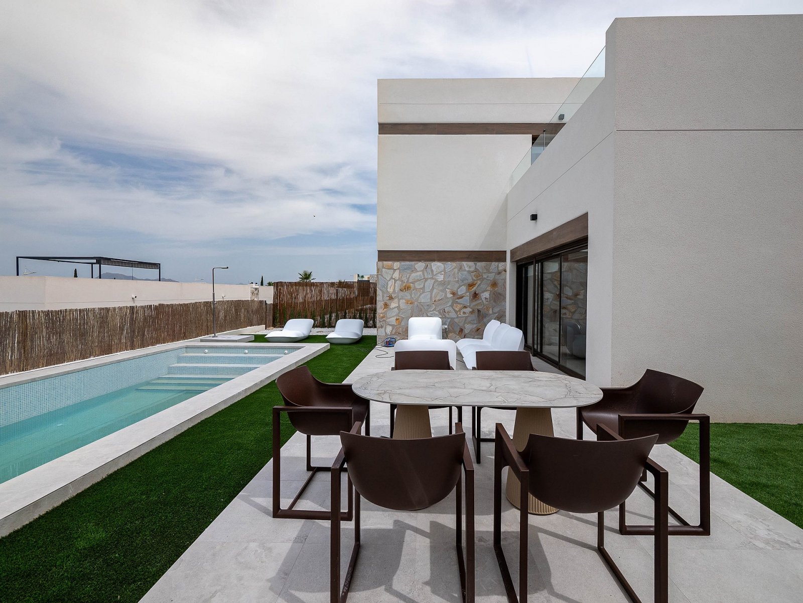Algorfa: <p>Villa provided with 3 Bedrooms and 2 Bathrooms, private swimming pool and parking space on own plot. </p><p>Discover these beautiful villas spre... 