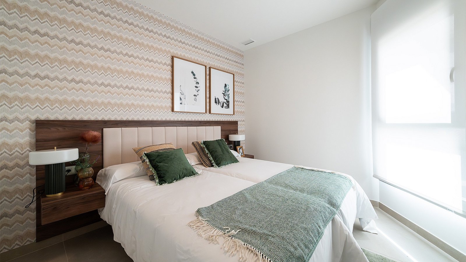 <p>Apartment with terrace provided with 3 Bedrooms and 3 Bathrooms, communal swimming pool and optional parking place. </p><p>The development will ...