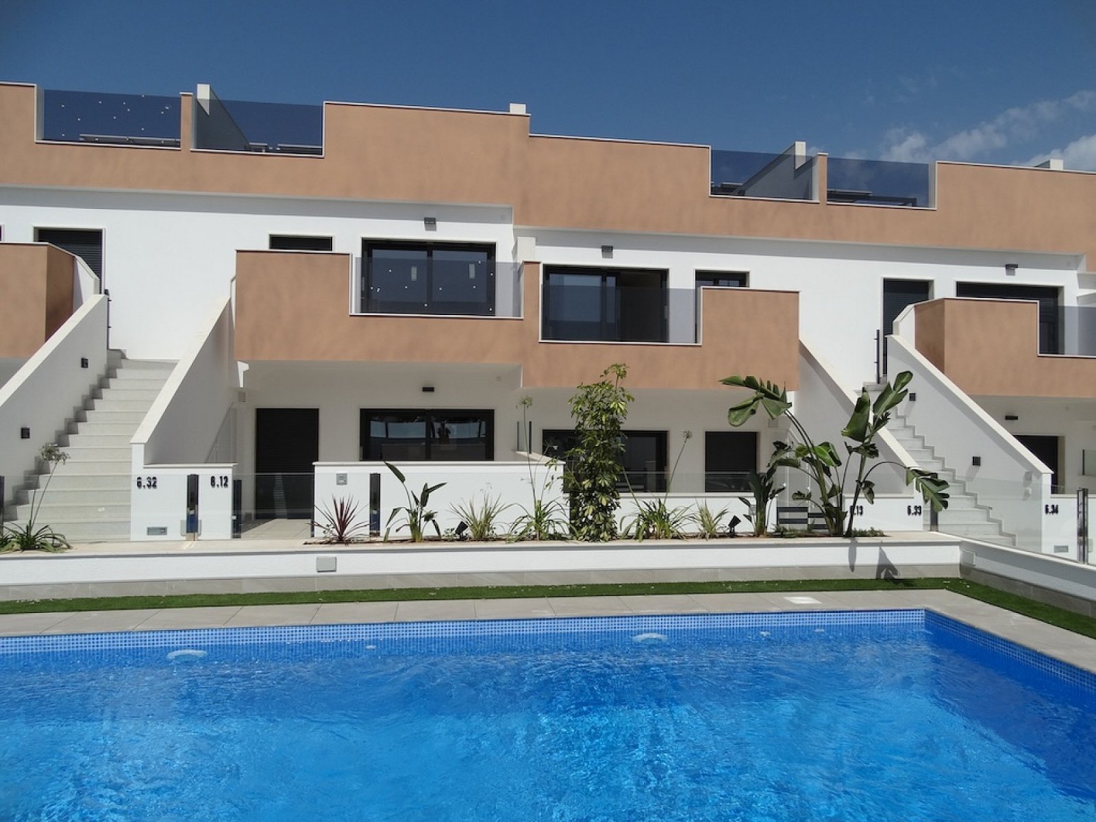 Exklusives Solarium-Apartment mit Pool