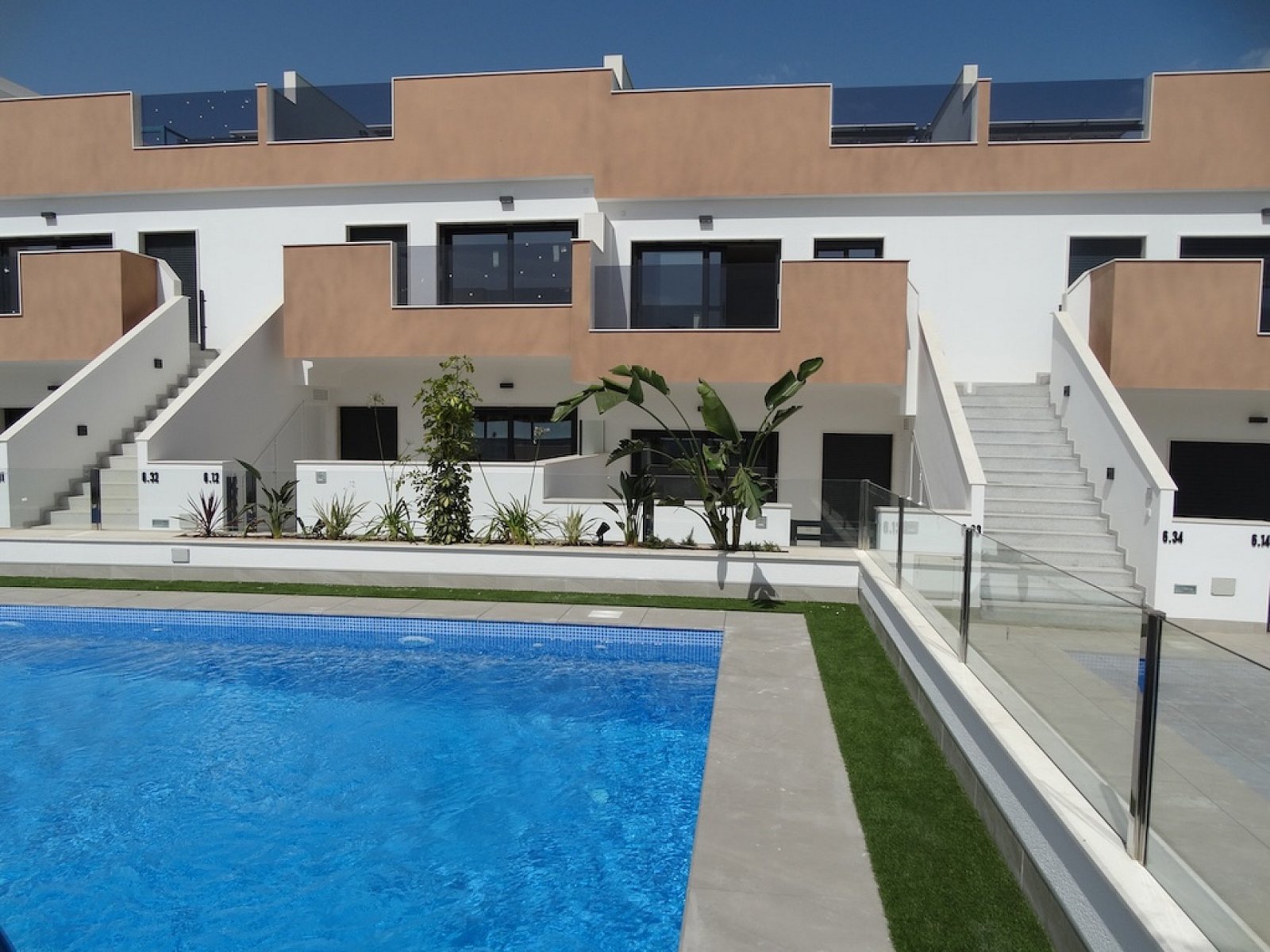 Exklusives Solarium-Apartment mit Pool