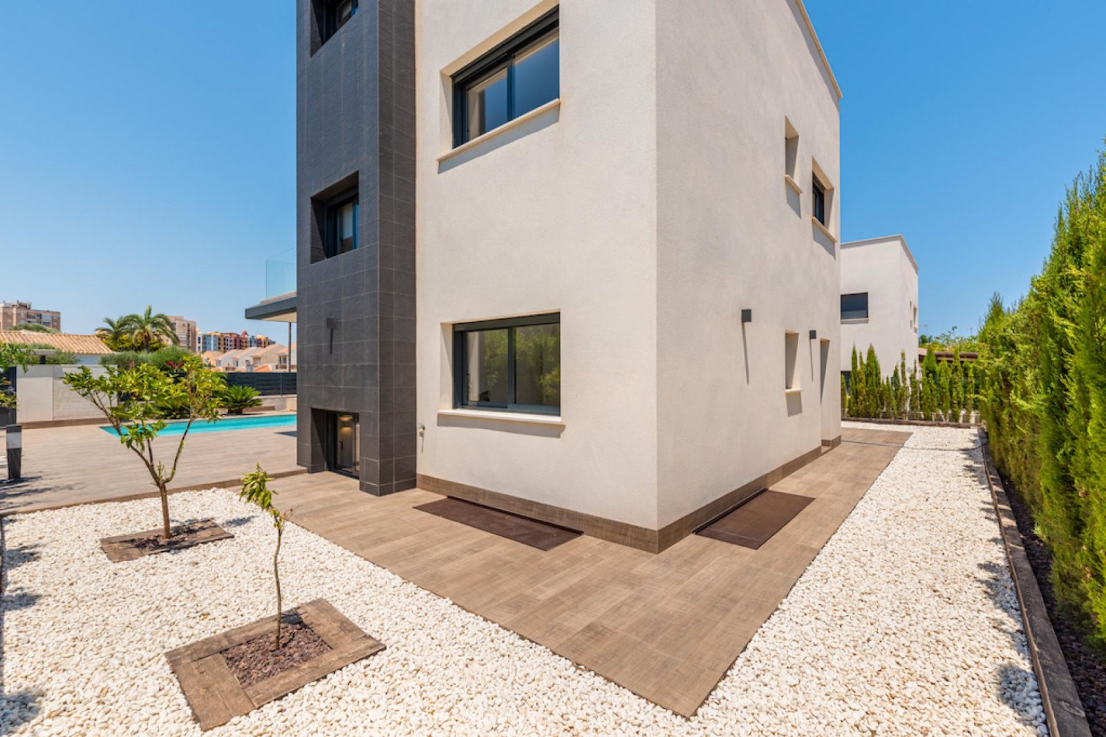 <p>Villa provided with 2 Bedrooms and 2 Bathrooms, private swimming pool and parking space on own plot. </p><p>Discover these beautiful new build v...