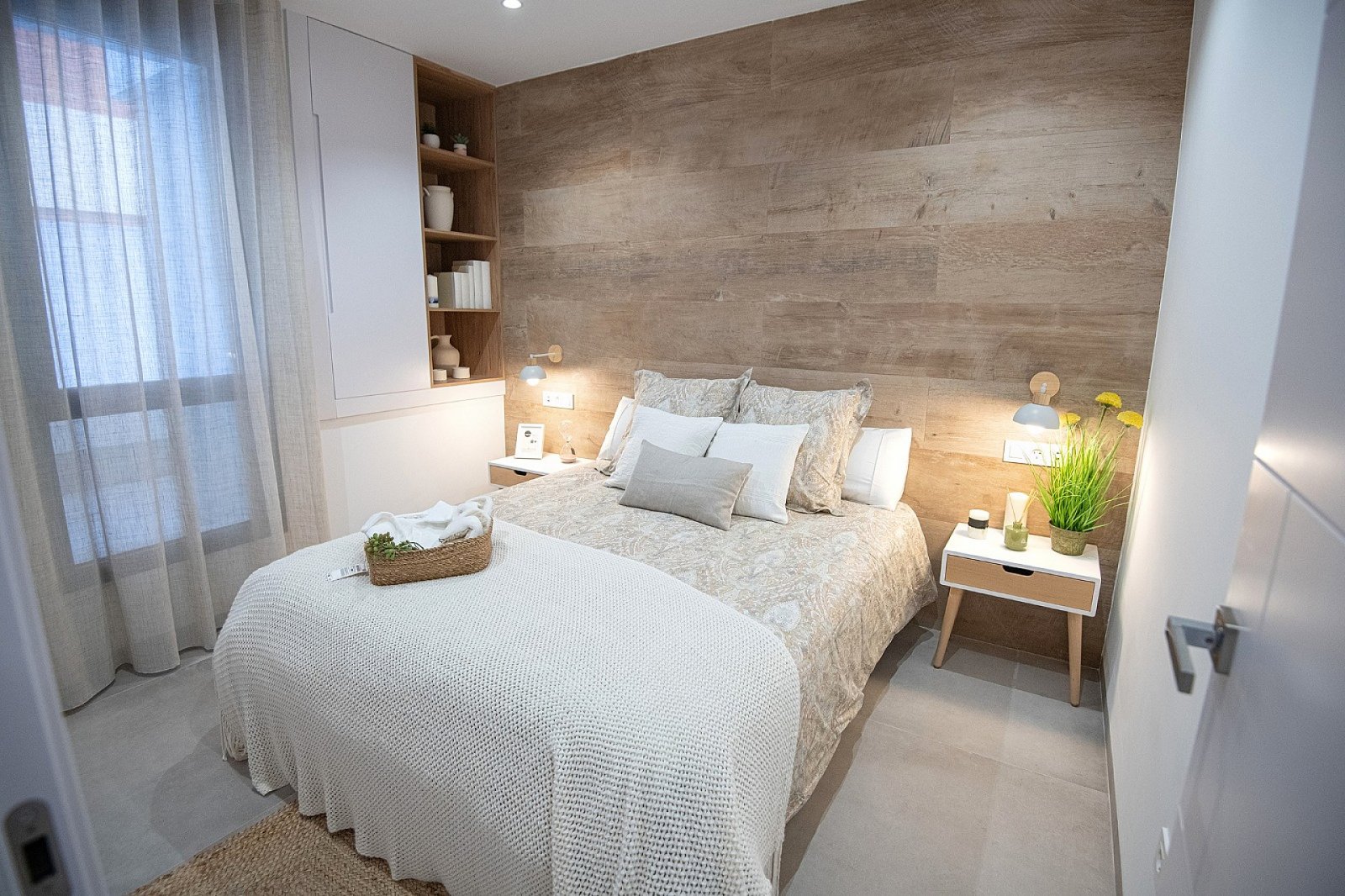 <p>Apartment with terrace provided with 3 Bedrooms and 2 Bathrooms, heated swimming pool and optional underground parking space. </p><p>La LLana To...