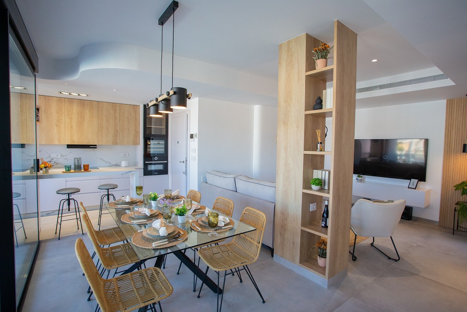 <p>Apartment with terrace provided with 3 Bedrooms and 2 Bathrooms, heated swimming pool and optional underground parking space. </p><p>La LLana To...
