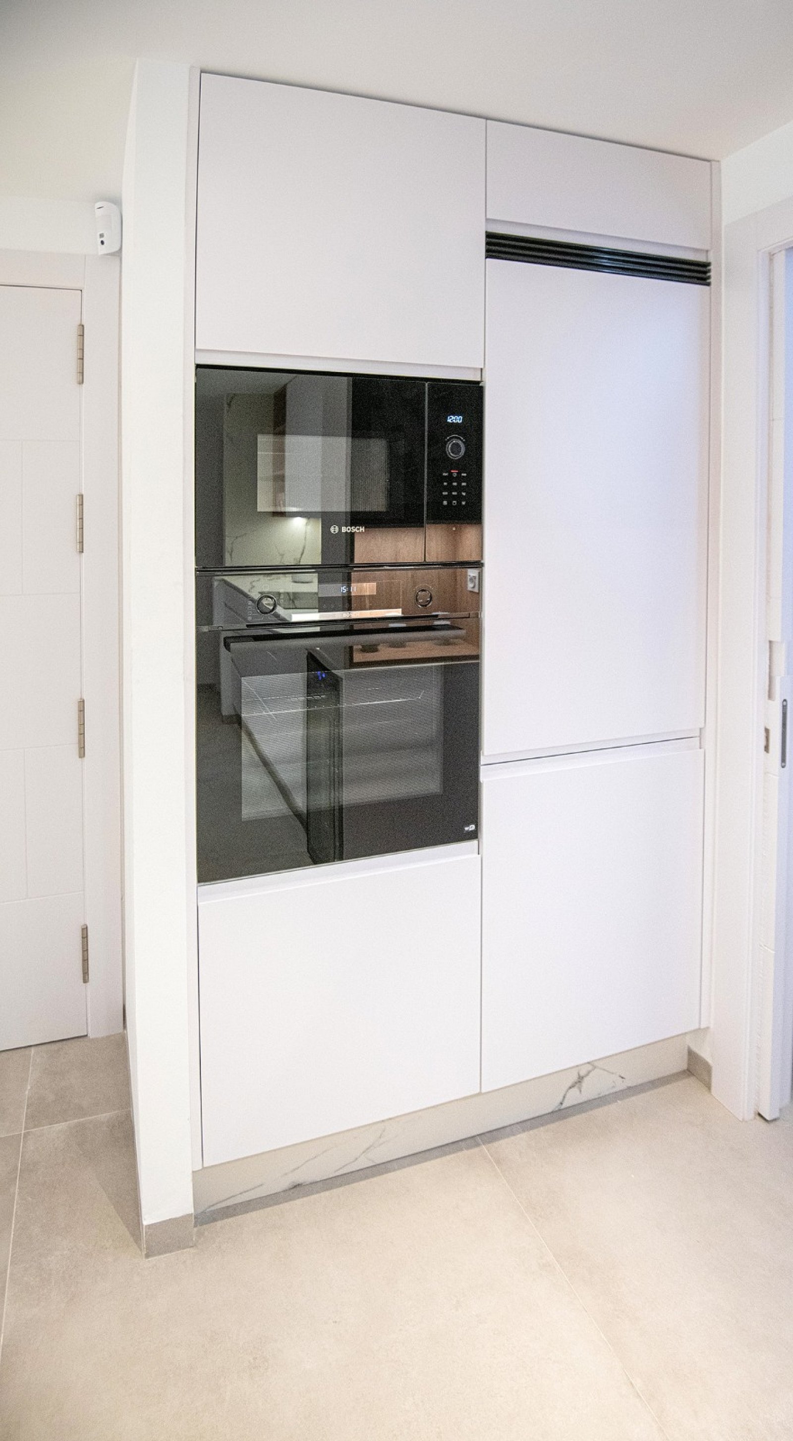 <p>Apartment with terrace provided with 3 Bedrooms and 2 Bathrooms, heated swimming pool and optional underground parking space. </p><p>La LLana To...
