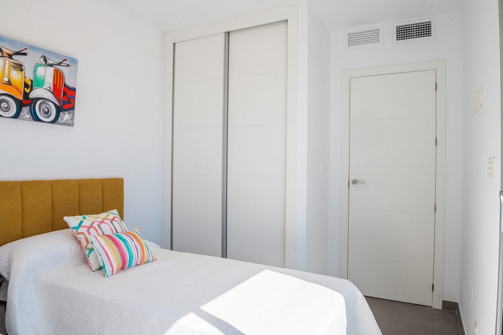 <p>Villa provided with 3 Bedrooms and 2 Bathrooms, private swimming pool and private garage. </p><p>Discover these modern villas in Los Alcázares, ...