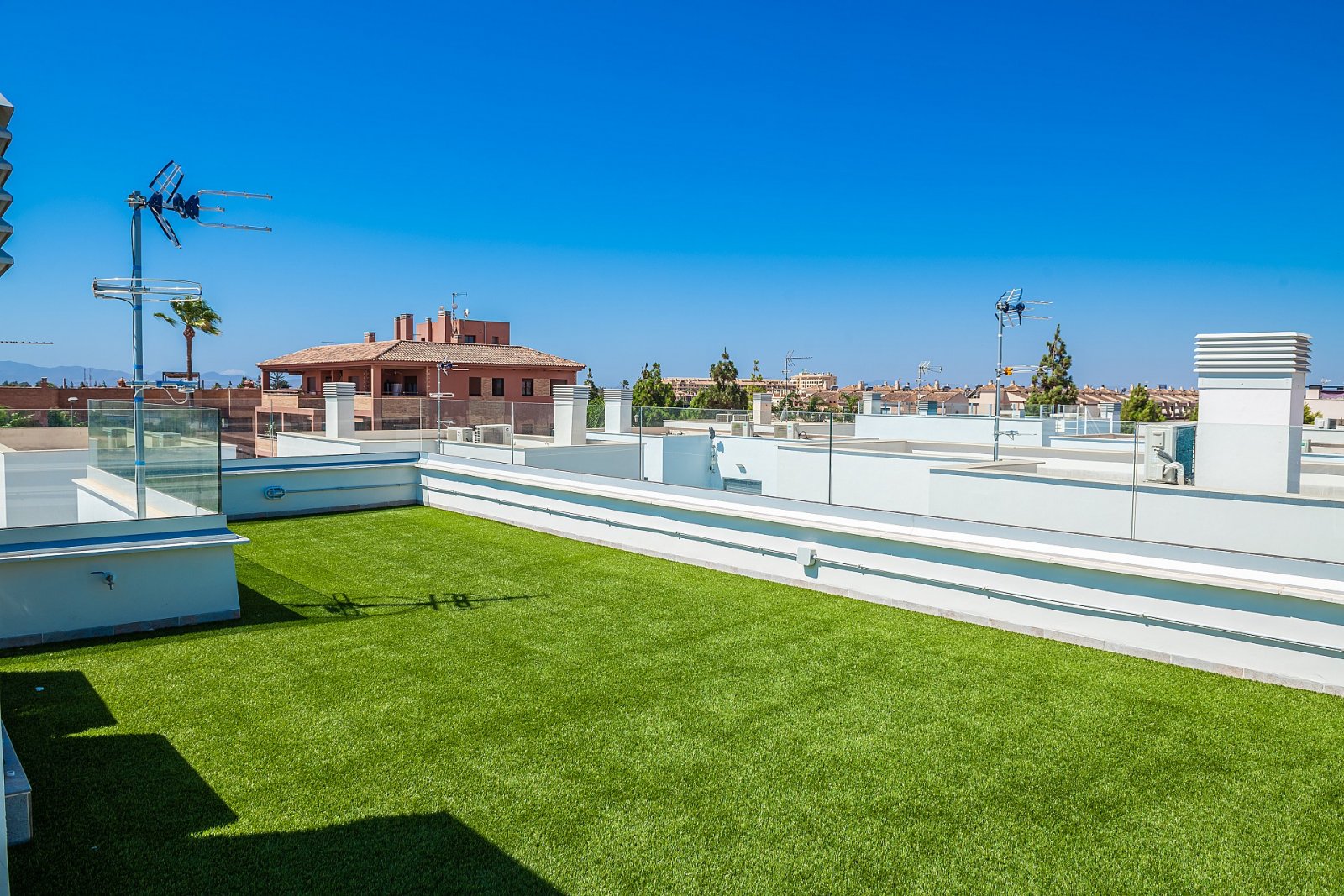 <p>Villa provided with 3 Bedrooms and 2 Bathrooms, private swimming pool and private garage. </p><p>Discover these modern villas in Los Alcázares, ...