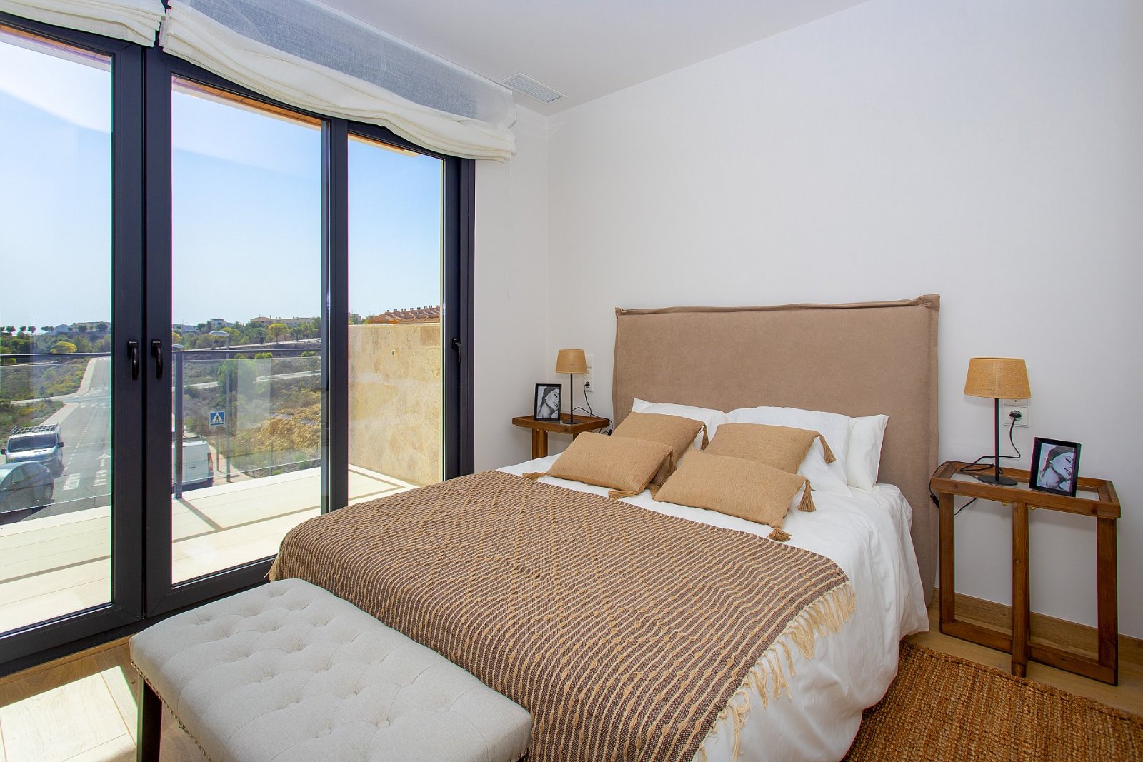 <p>Villa provided with 3 Bedrooms and 2 Bathrooms, communal swimming pool and private garage. </p><p>We present you an incredible project of 54 bun...