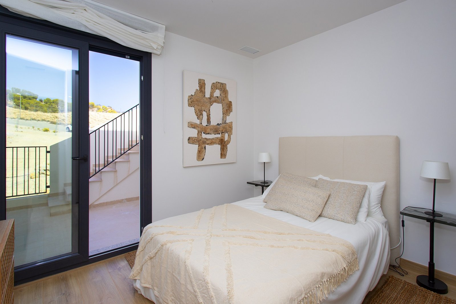 <p>Villa provided with 3 Bedrooms and 2 Bathrooms, communal swimming pool and private garage. </p><p>We present you an incredible project of 54 bun...