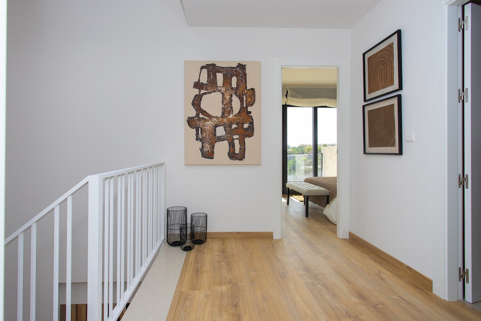 <p>Villa provided with 3 Bedrooms and 2 Bathrooms, communal swimming pool and private garage. </p><p>We present you an incredible project of 54 bun...