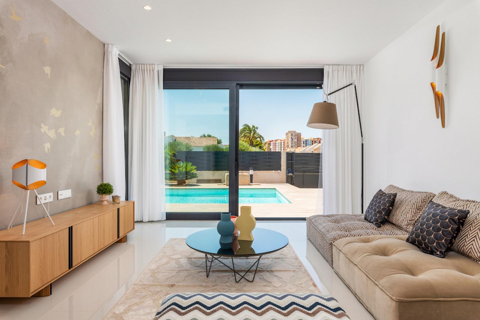 <p>Villa provided with 3 Bedrooms and 3 Bathrooms, private swimming pool and parking space on own plot. </p><p>Discover these beautiful new build v...