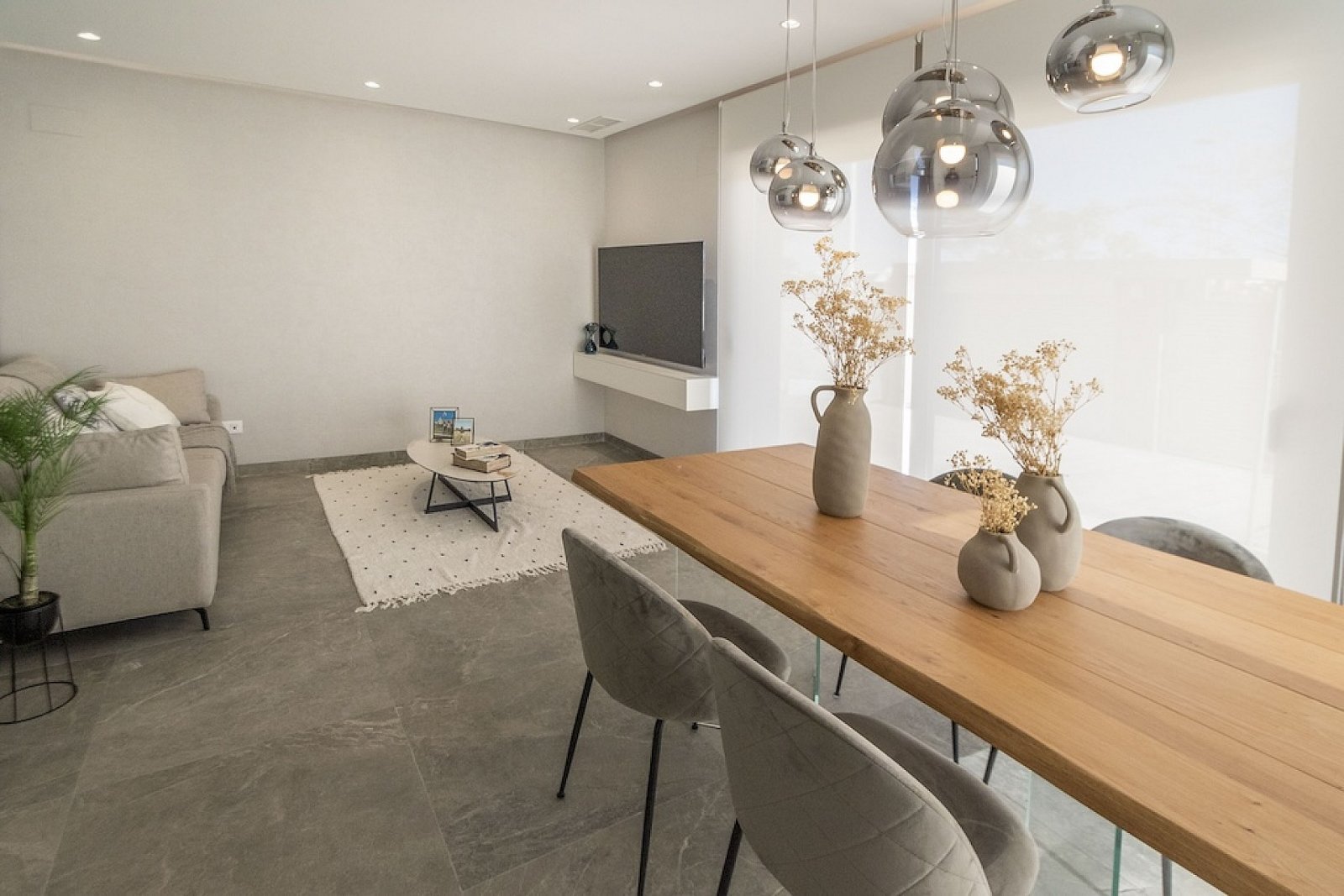 <p>Villa provided with 3 Bedrooms and 3 Bathrooms, private swimming pool and parking space on own plot. </p><p>Discover these modern villas located...