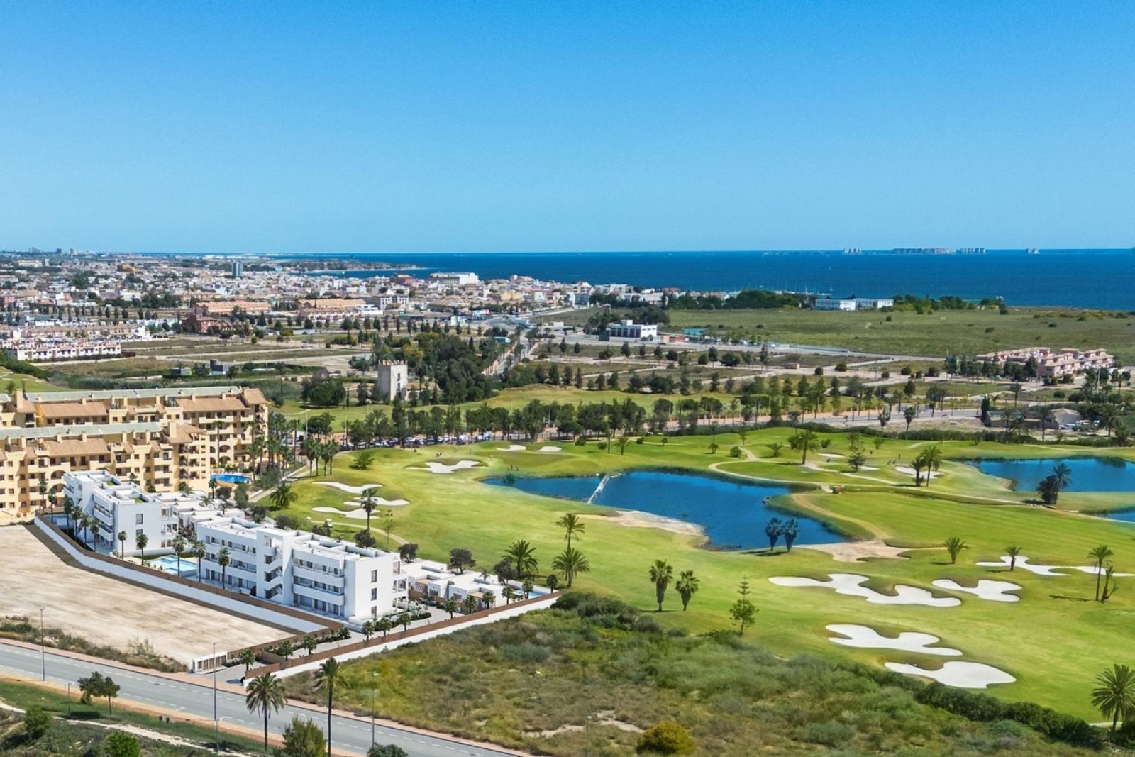 <p>Villa with basement provided with 3 Bedrooms and 2 Bathrooms, private swimming pool and parking space on own plot. </p><p>The residential is com...