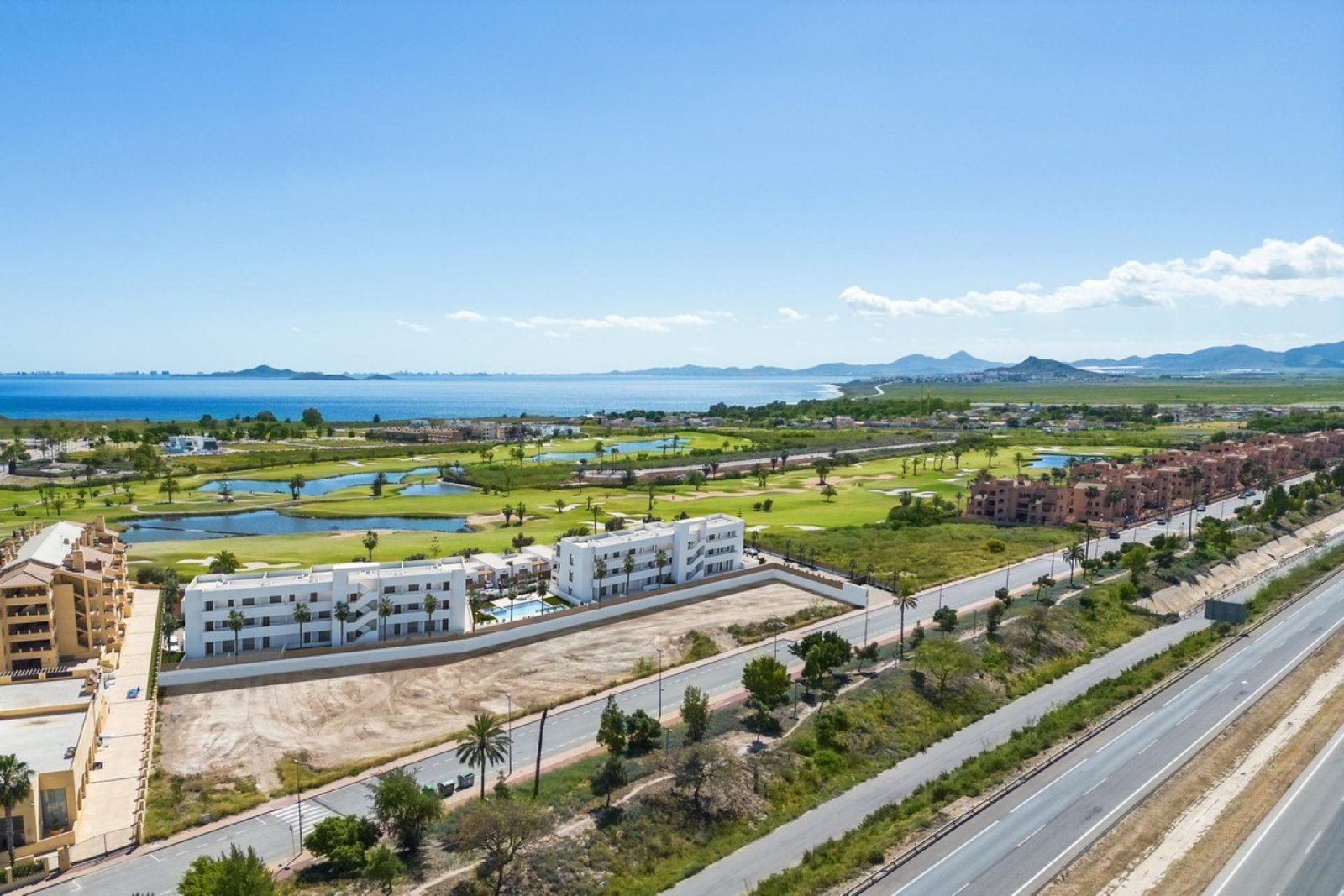 <p>Villa with basement provided with 3 Bedrooms and 2 Bathrooms, private swimming pool and parking space on own plot. </p><p>The residential is com...