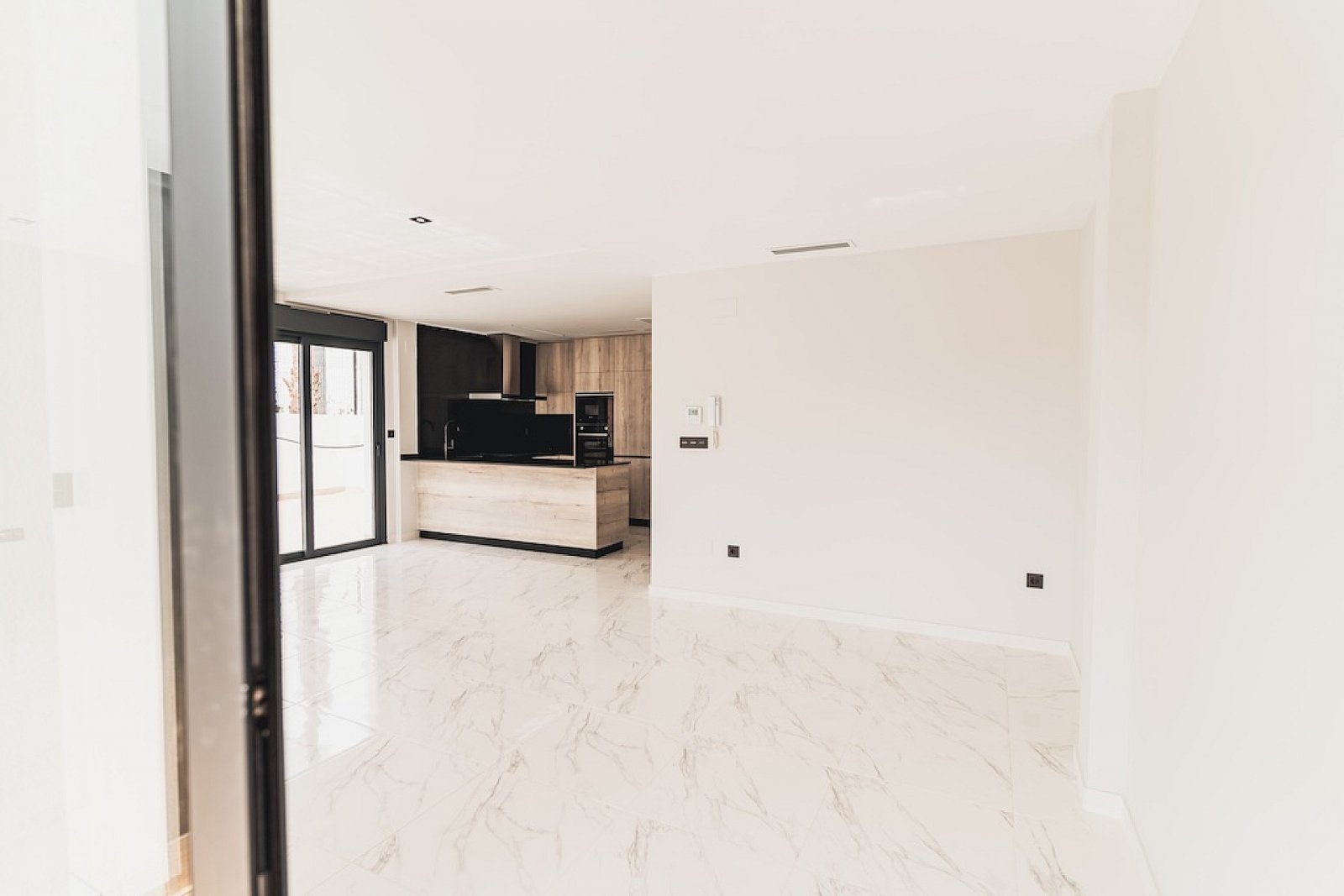 <p>Villa provided with 4 Bedrooms and 3 Bathrooms, communal swimming pool and underground parking space. </p><p>Discover these beautiful residences...