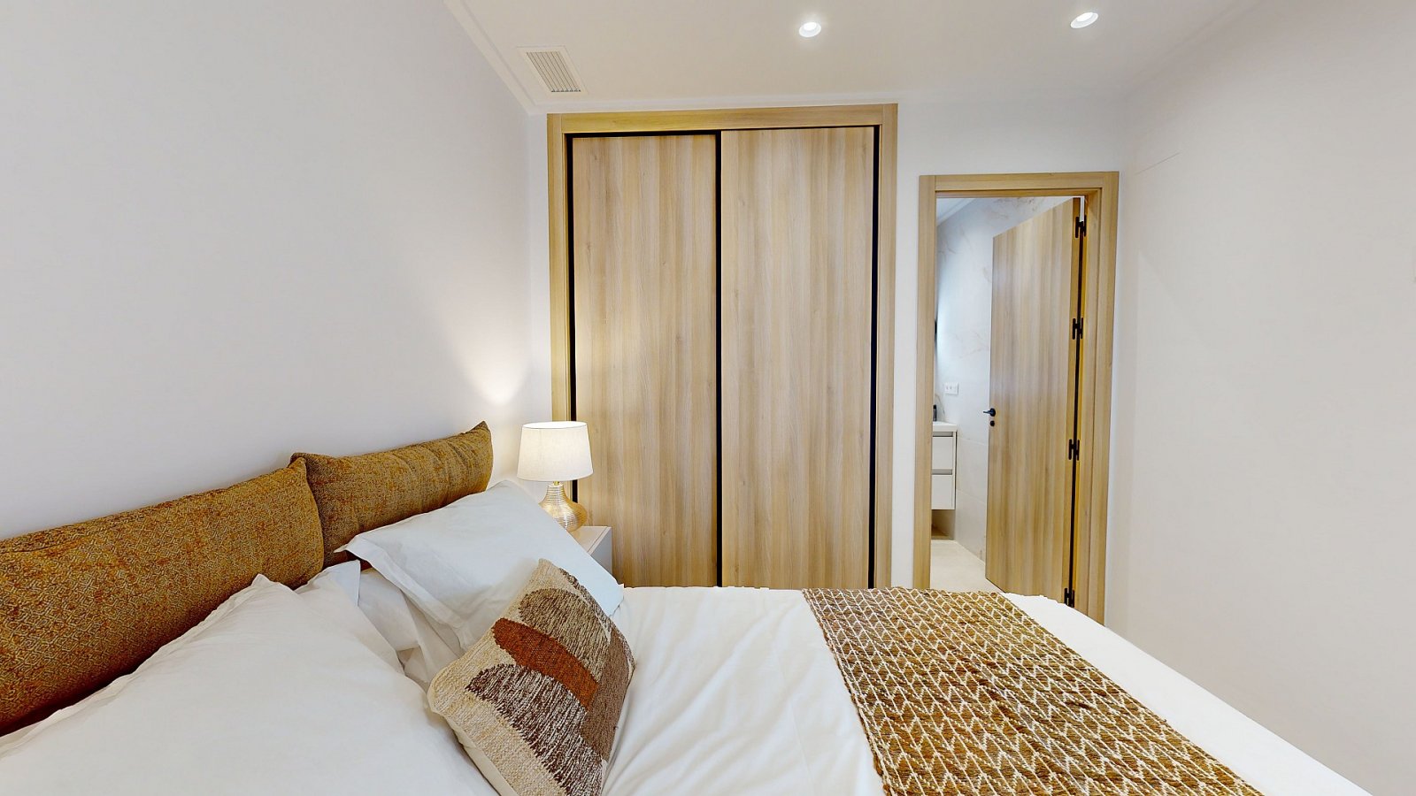 <p>Apartment with garden provided with 3 Bedrooms and 2 Bathrooms, inside & outside swimming pool and underground parking space. </p><p>We are plea...