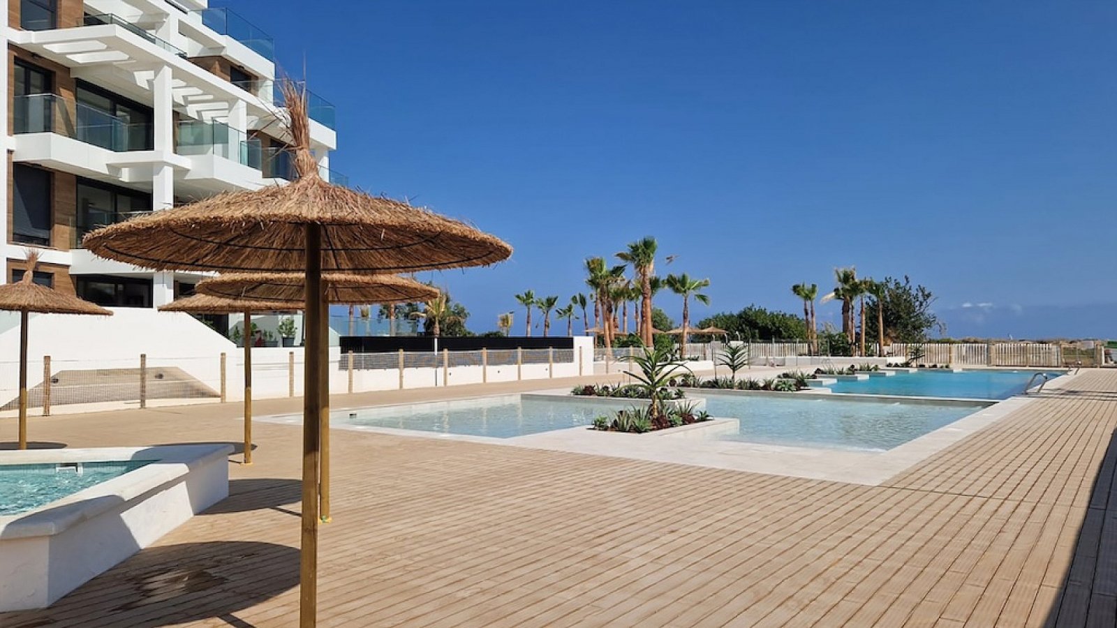 <p>Apartment with garden provided with 2 Bedrooms and 2 Bathrooms, communal swimming pool and underground parking space. </p><p>Modern frontline se...