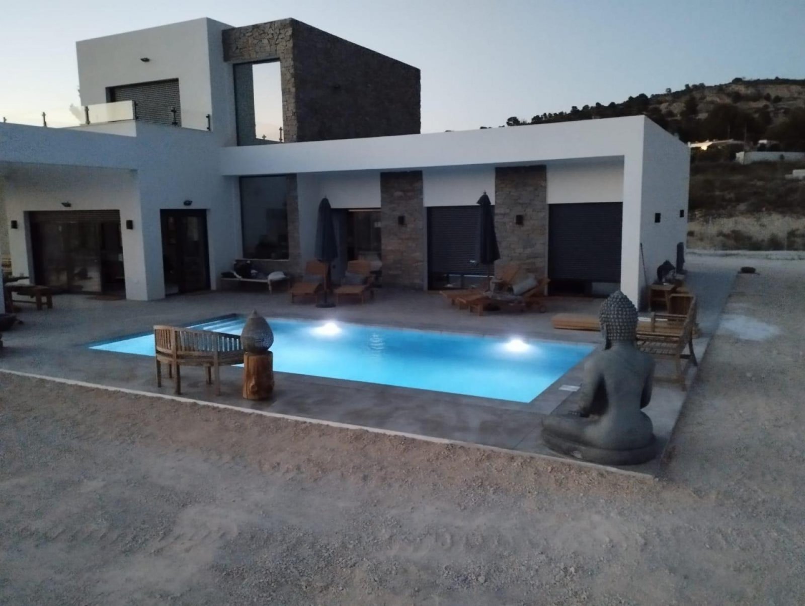 Villa Zen – Luxus, Pool & Solarium