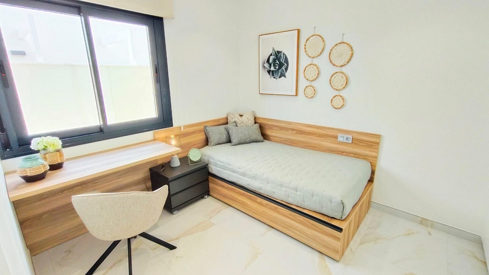 <p>Villa provided with 3 Bedrooms and 2 Bathrooms, private swimming pool and parking space on own plot. </p><p>A small complex of only 5 villas, bu...