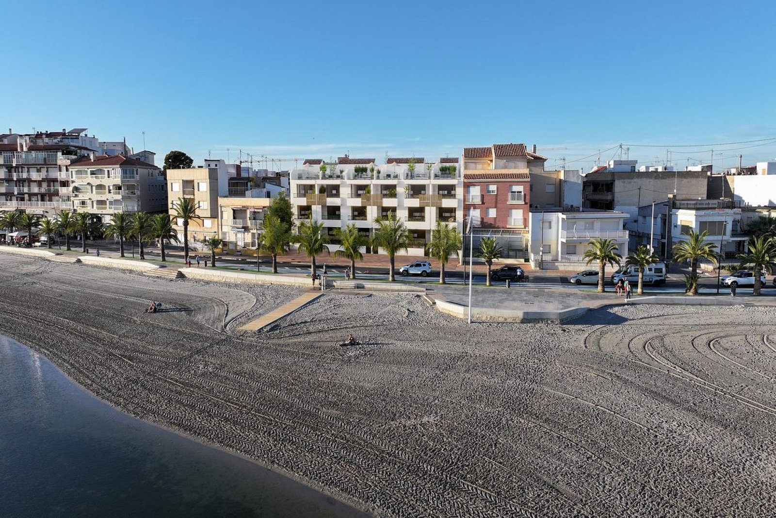<p>Apartment with garden provided with 1 Bedrooms and 1 Bathrooms, communal swimming pool and underground parking space. </p>
