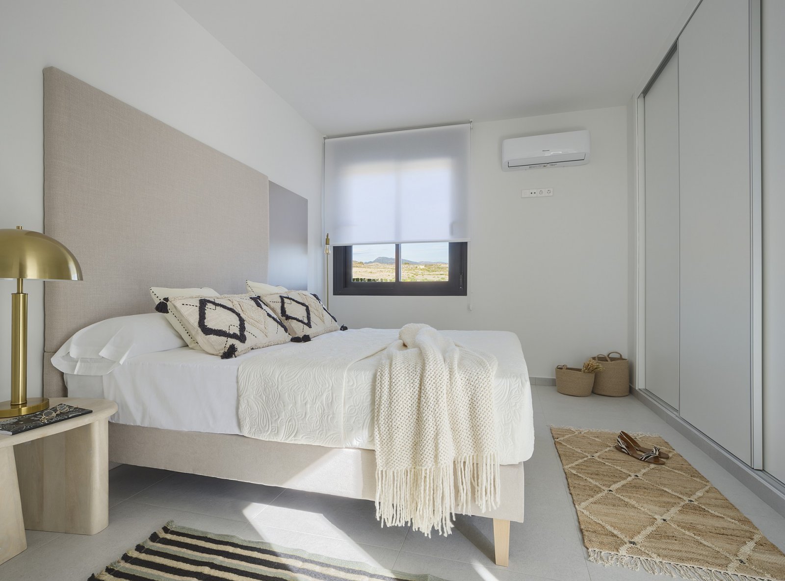 <p>Villa provided with 2 Bedrooms and 2 Bathrooms, communal swimming pool and private parking space within domain. </p>