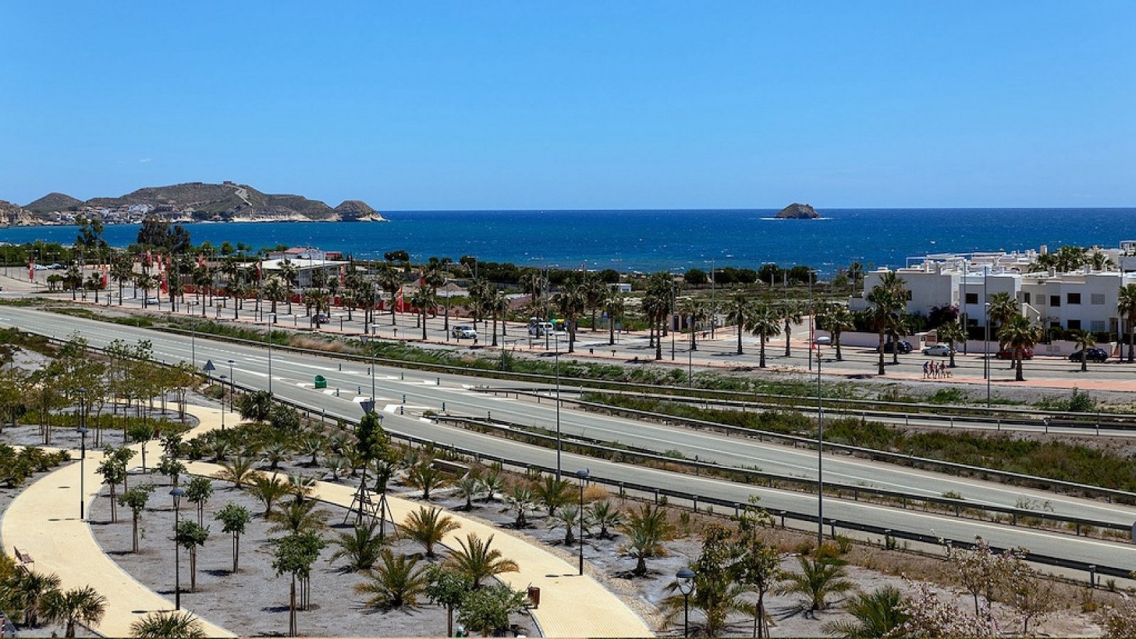 <p>Apartments - solarium provided with 2 Bedrooms and 2 Bathrooms, communal swimming pool and underground parking space with storage room. </p><p>B...