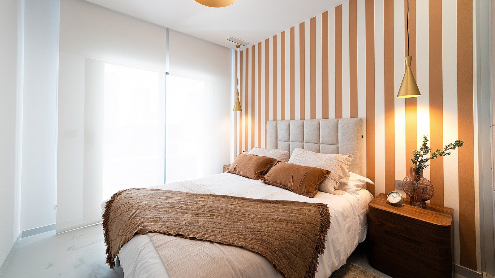 Elegante Wohnung mit 2 Schlafzimmern, Poolzugang und Stellplatz