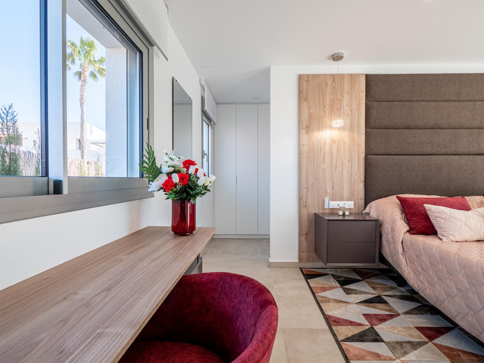 <p>Villa provided with 4 Bedrooms and 3 Bathrooms, private swimming pool and parking space on own plot. </p><p>Discover these luxury villas with br...