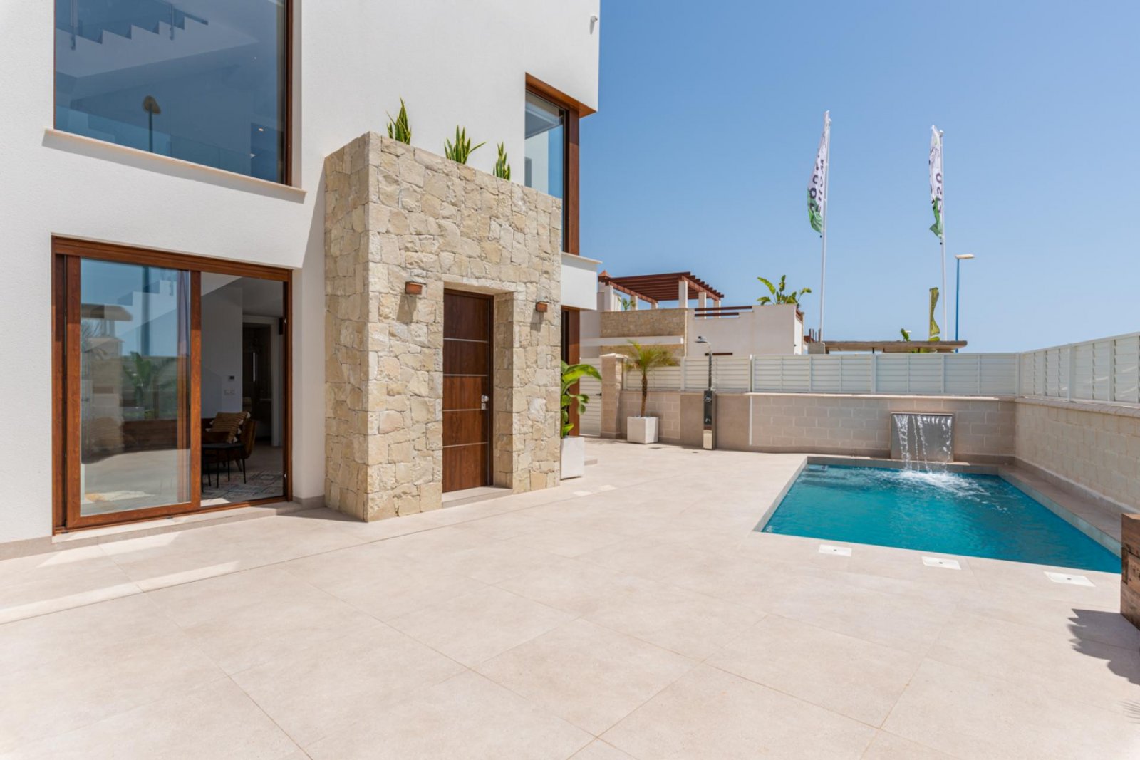 <p>Villa provided with 3 Bedrooms and 3 Bathrooms, private swimming pool and parking space on own plot. </p><p>Beautiful two-storey villa located j...