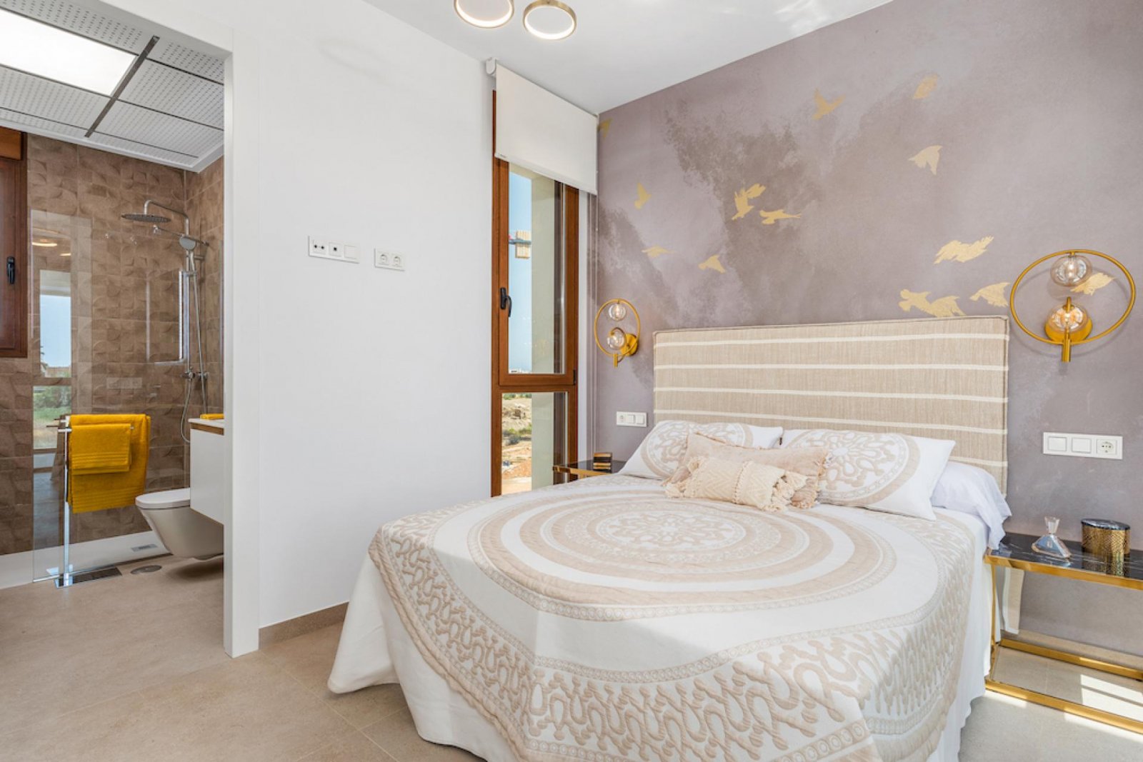 <p>Villa provided with 3 Bedrooms and 3 Bathrooms, private swimming pool and parking space on own plot. </p><p>Beautiful two-storey villa located j...