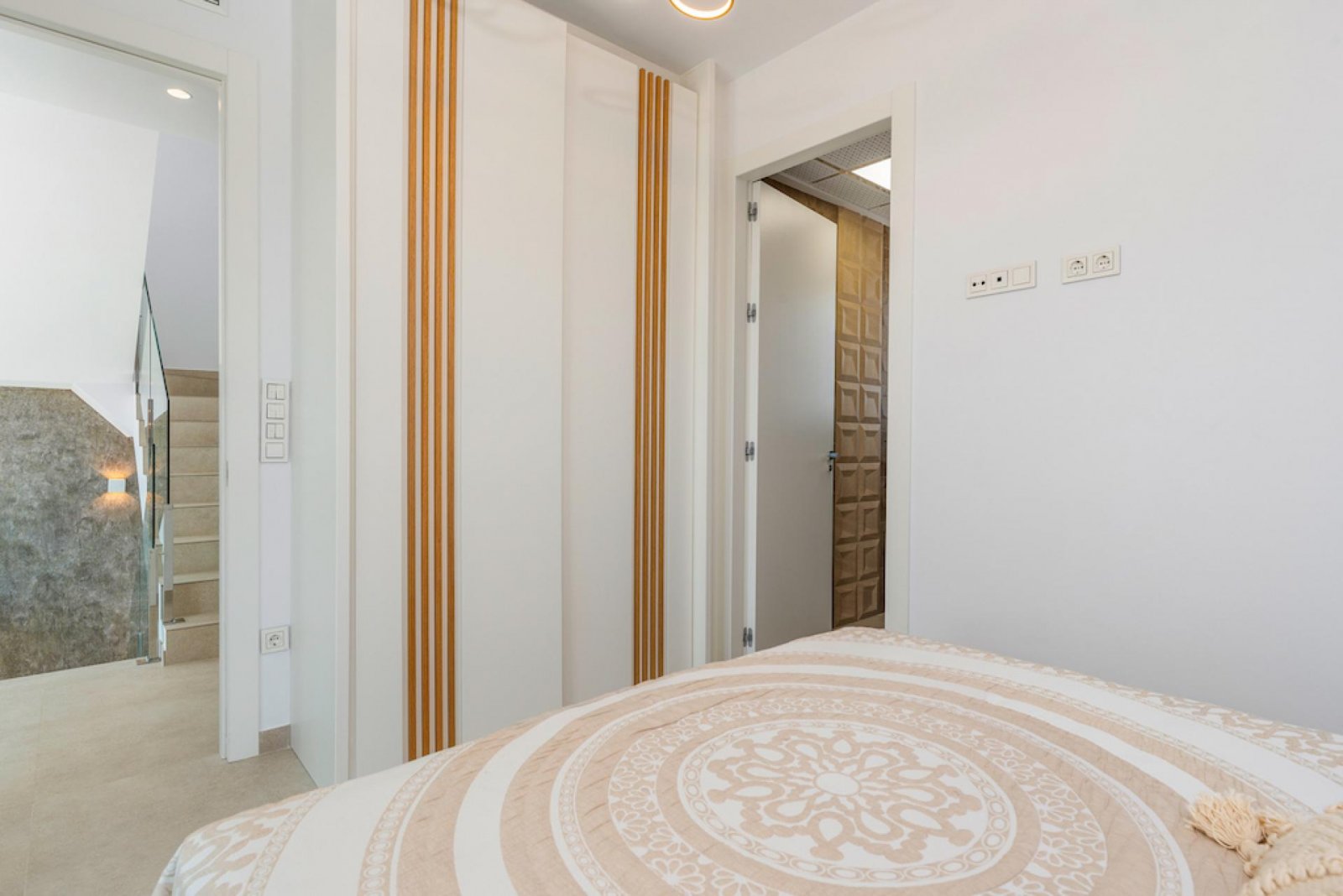 <p>Villa provided with 3 Bedrooms and 3 Bathrooms, private swimming pool and parking space on own plot. </p><p>Beautiful two-storey villa located j...