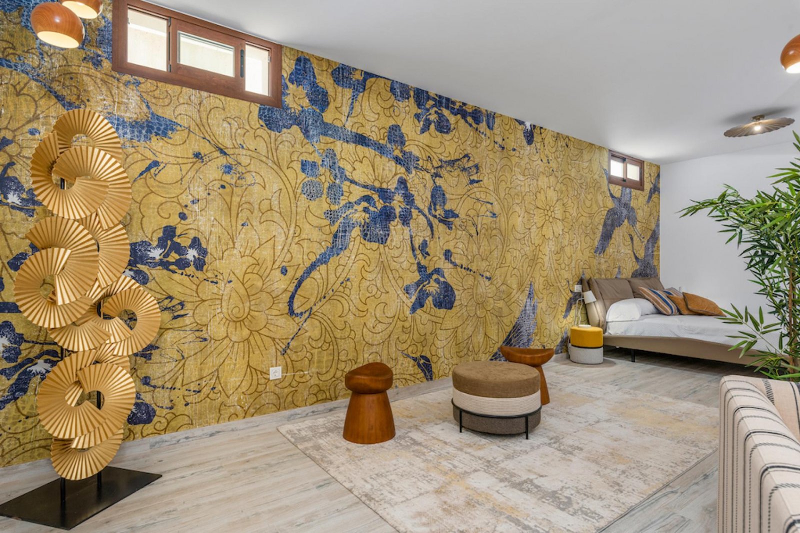 <p>Villa provided with 3 Bedrooms and 3 Bathrooms, private swimming pool and parking space on own plot. </p><p>Beautiful two-storey villa located j...