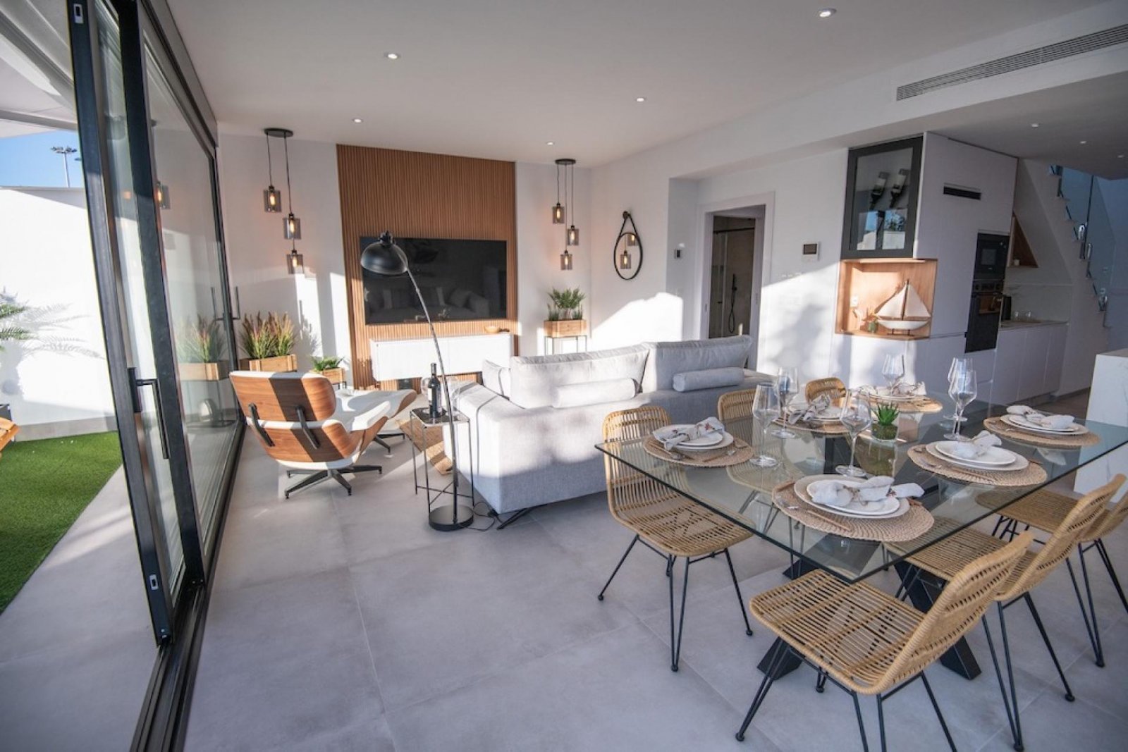 <p>Villa provided with 3 Bedrooms and 3 Bathrooms, private swimming pool and private garage. </p><p>Discover these elegant 3-bedroom, 3-bathroom de...