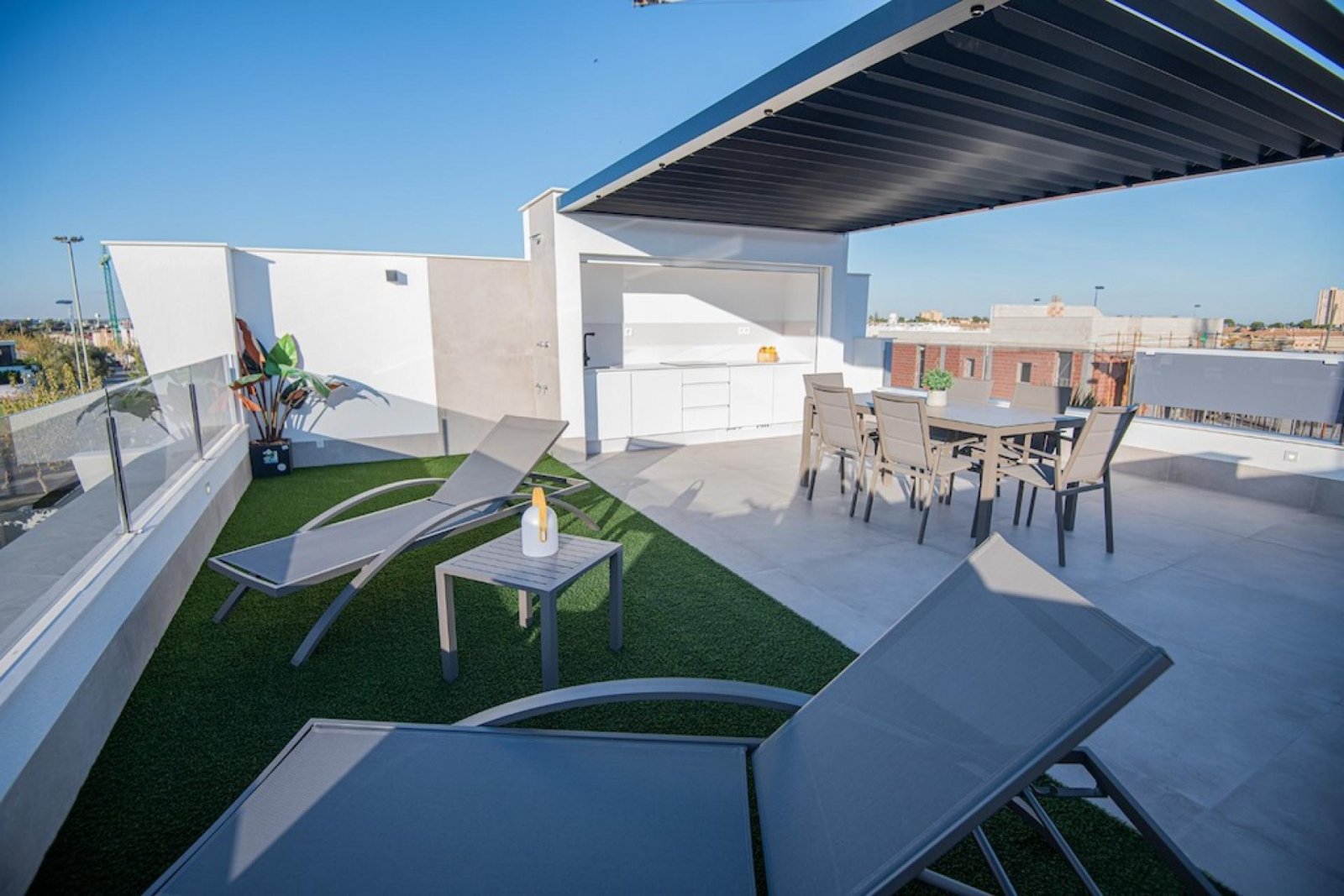 <p>Villa provided with 3 Bedrooms and 3 Bathrooms, private swimming pool and private garage. </p><p>Discover these elegant 3-bedroom, 3-bathroom de...