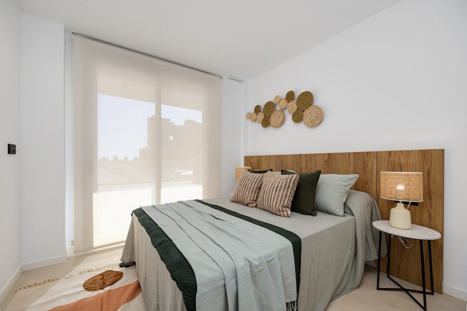 <p>Apartment with garden provided with 2 Bedrooms and 2 Bathrooms, communal swimming pool and underground parking space. </p><p>A total of 240 cont...