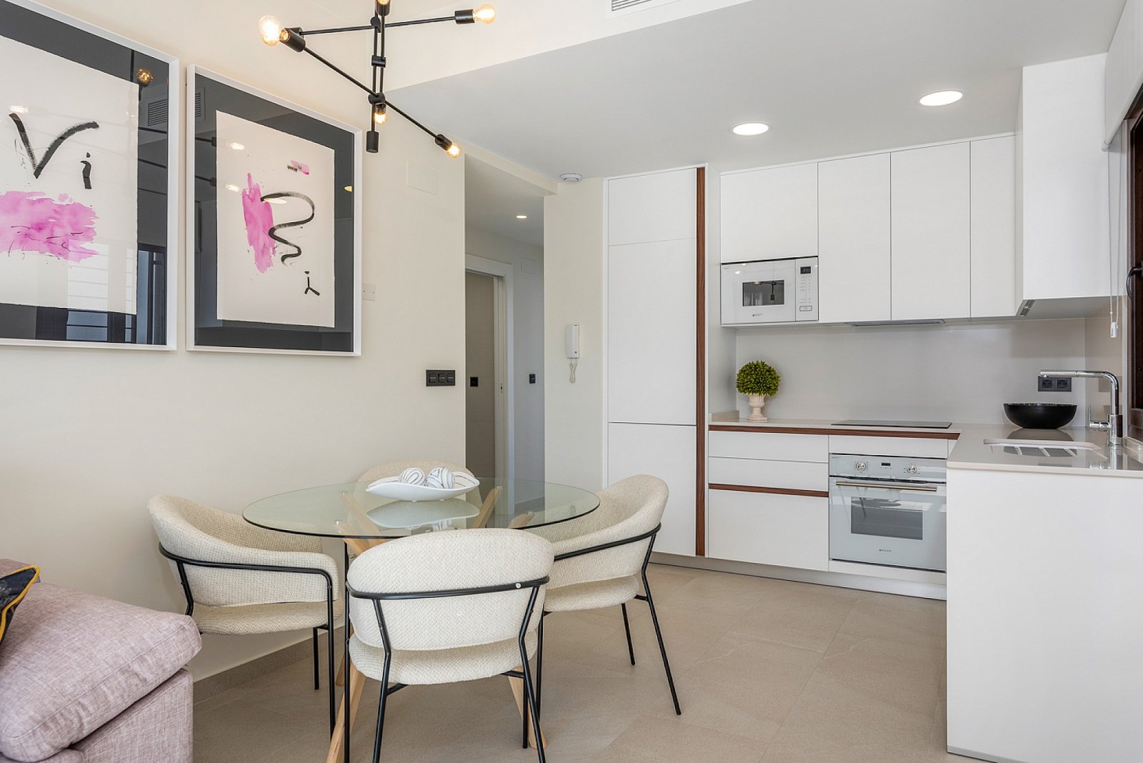 <p>Apartments - solarium provided with 3 Bedrooms and 2 Bathrooms, communal swimming pool and optional underground parking & storage room. </p>