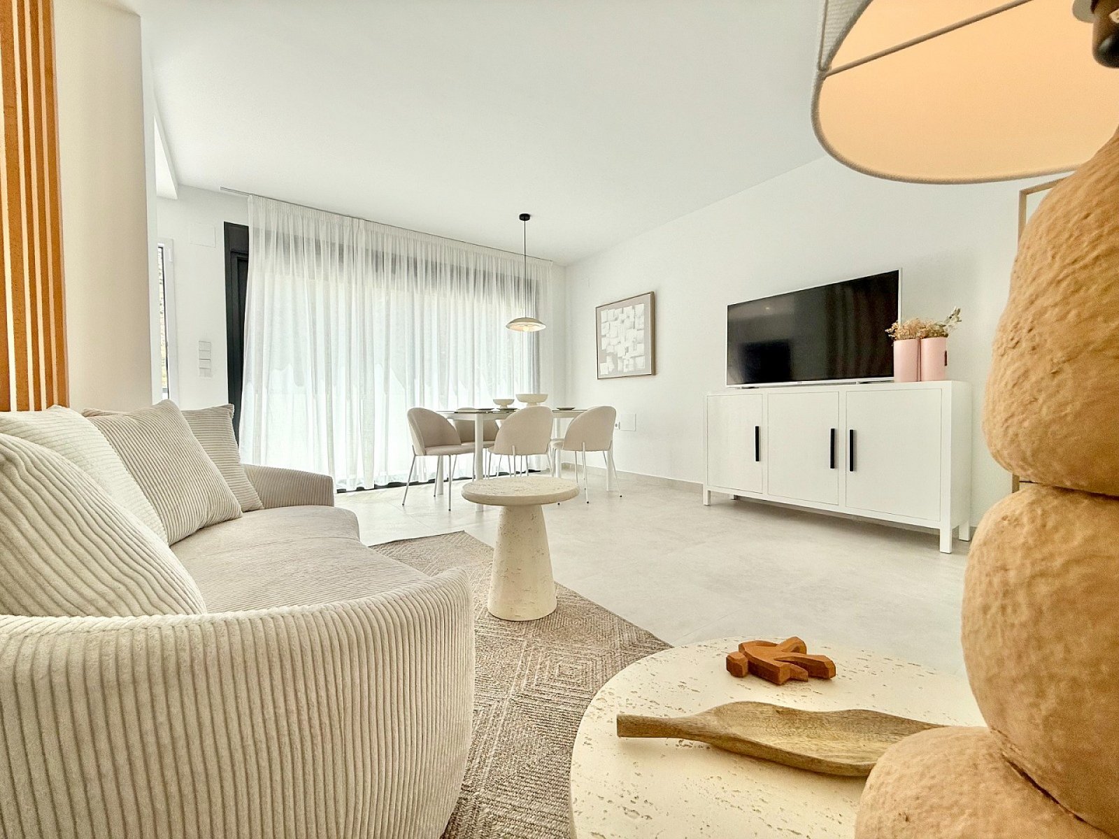 <p>Terraced villa provided with 3 Bedrooms and 2 Bathrooms, communal swimming pool and parking space on own plot. </p>