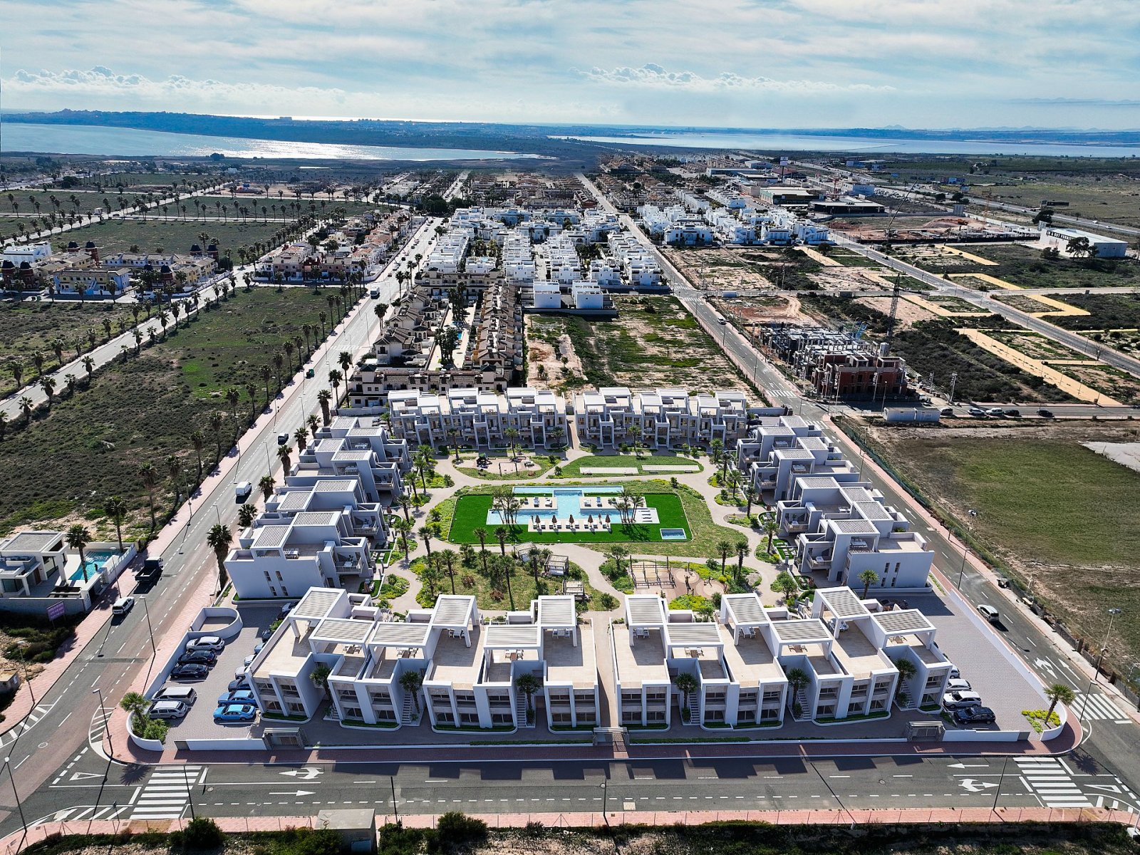 <p>Apartments - solarium provided with 2 Bedrooms and 2 Bathrooms, communal swimming pool and parking spot. </p><p>Ciudad Quesada is popular with t...